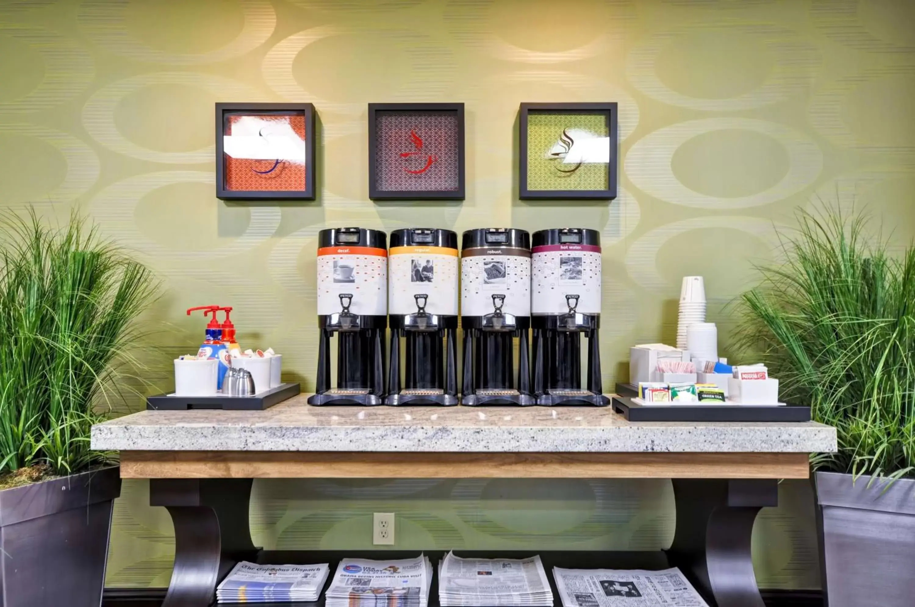 Dining area in Hampton Inn Columbus/Dublin