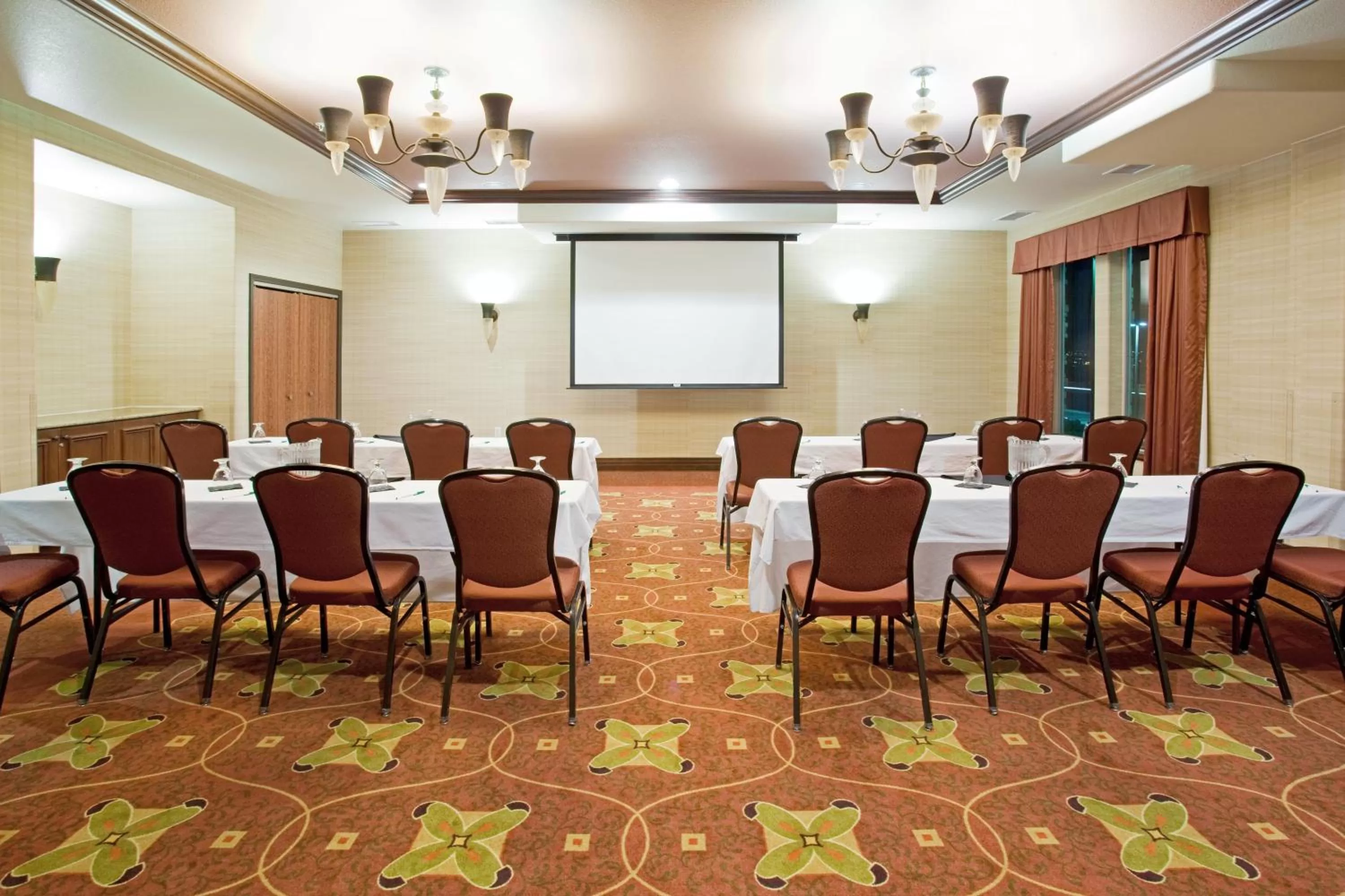 Meeting/conference room in Holiday Inn Denver-Parker-E470/Parker Road, an IHG Hotel