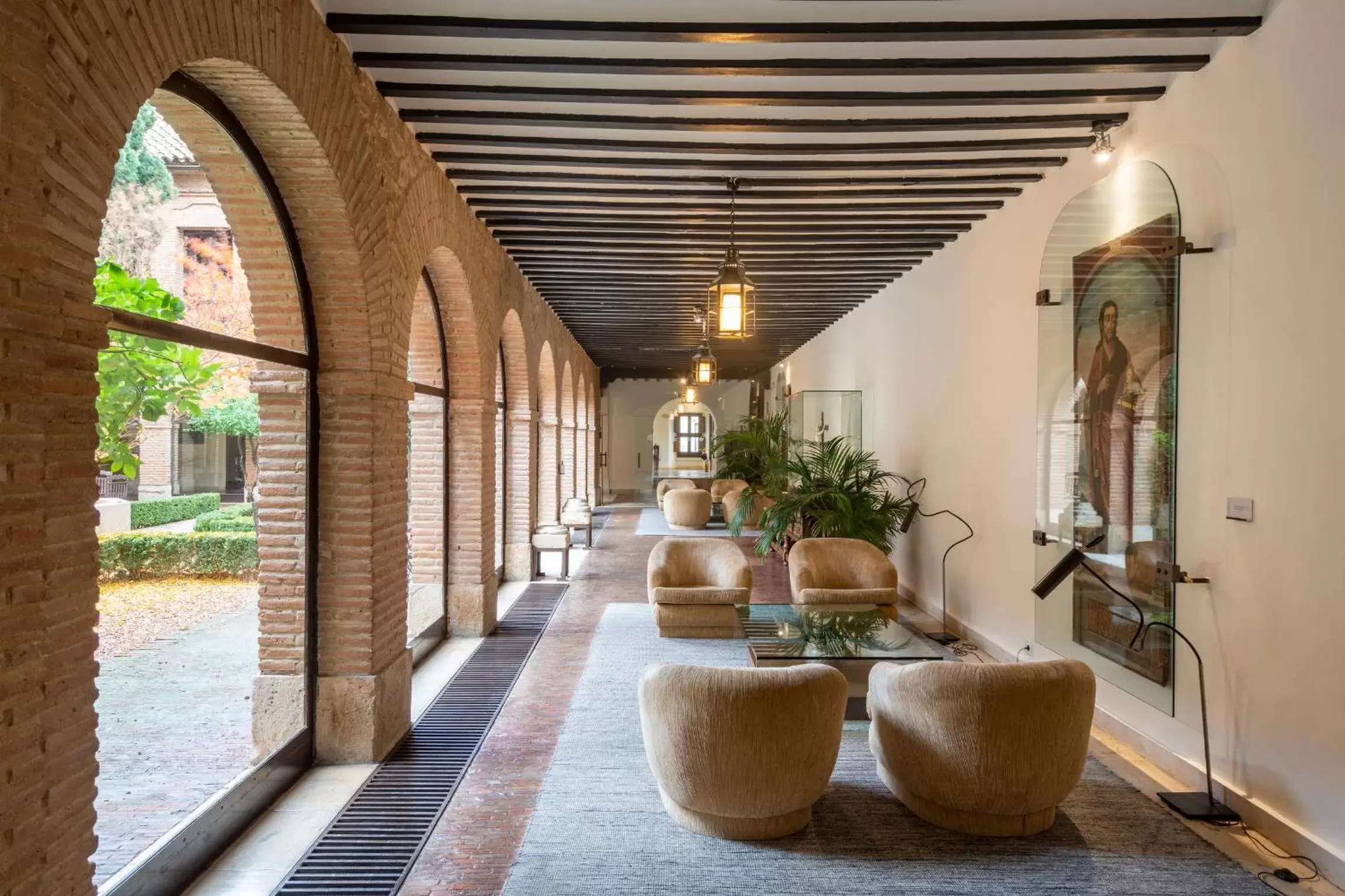 Inner courtyard view in Parador de Chinchón Inner courtyard view in Parador de Chinchón