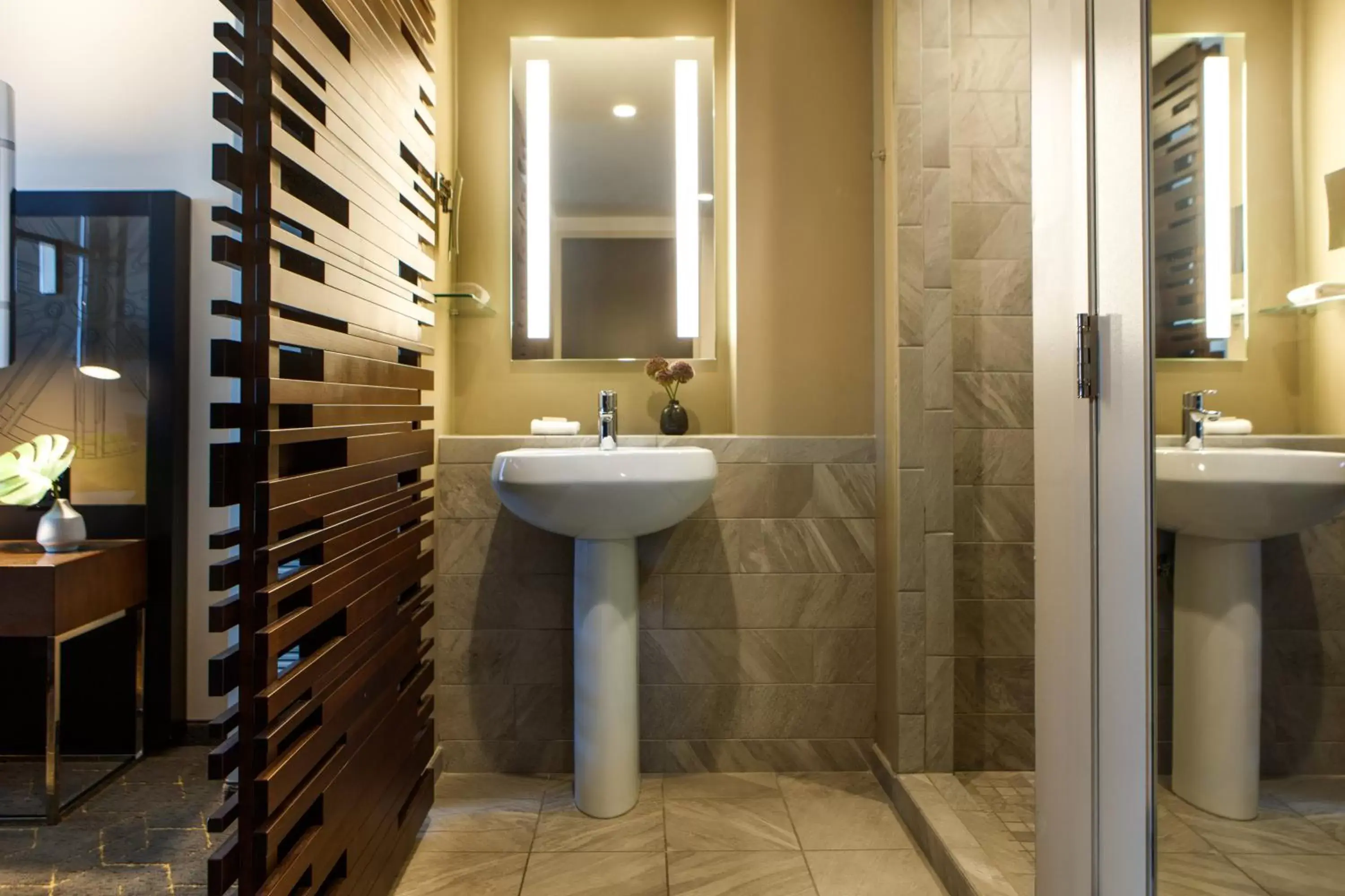 Bathroom in Kimpton Overland Hotel - Atlanta Airport, an IHG Hotel