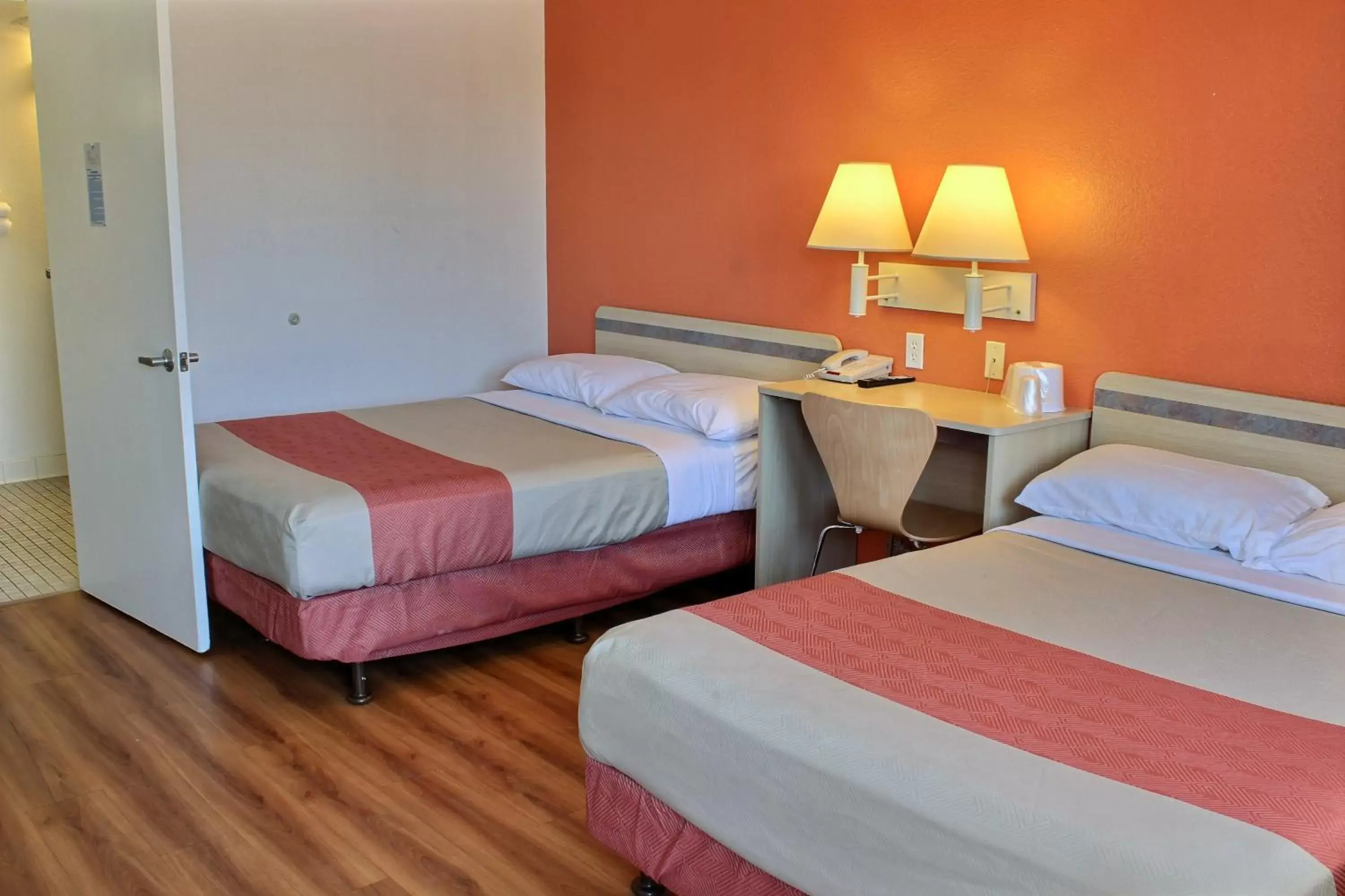 Bedroom, Bed in Motel 6-Coalinga, CA - East Bedroom, Bed in Motel 6-Coalinga, CA - East