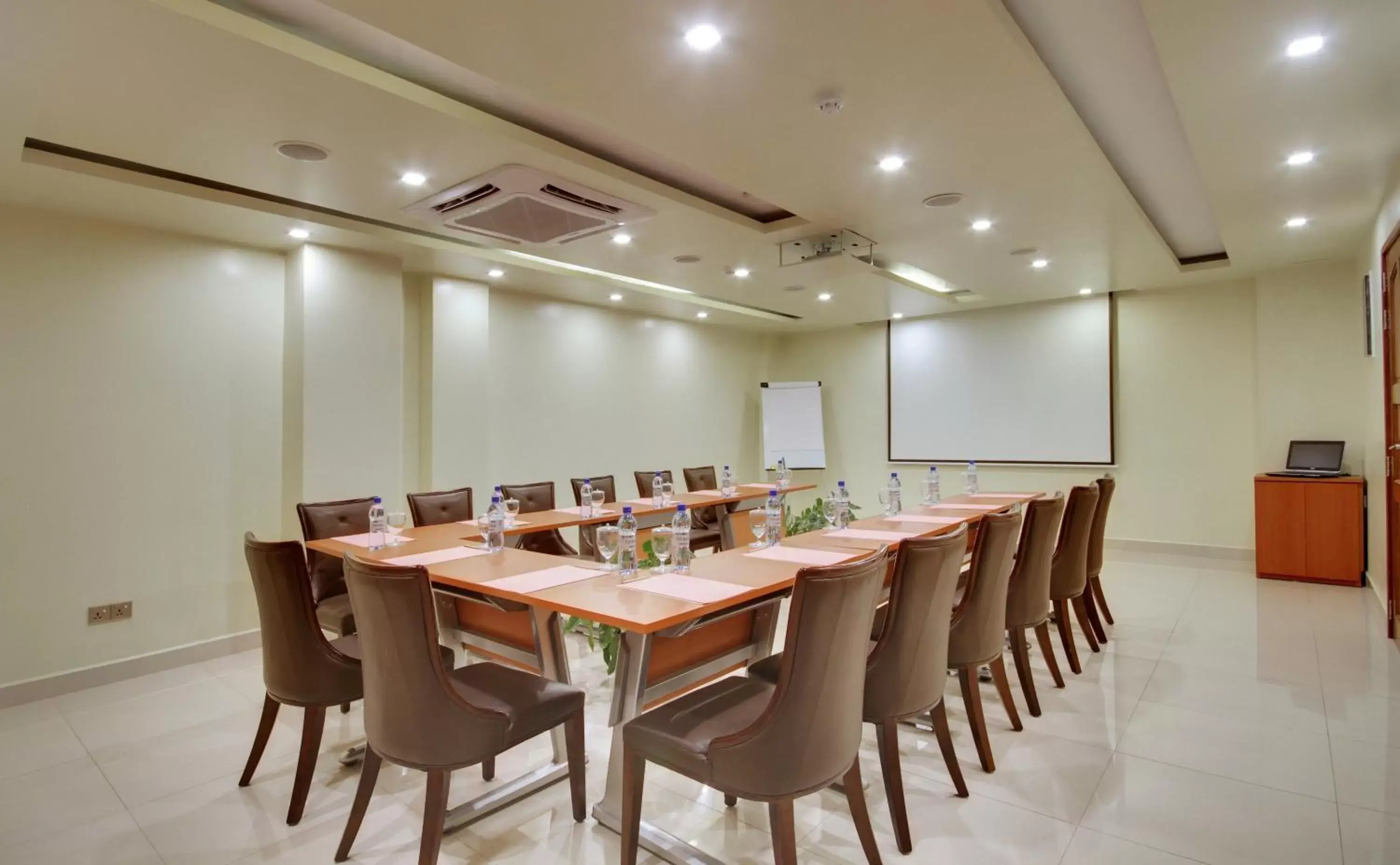 Meeting/conference room in Unima Grand