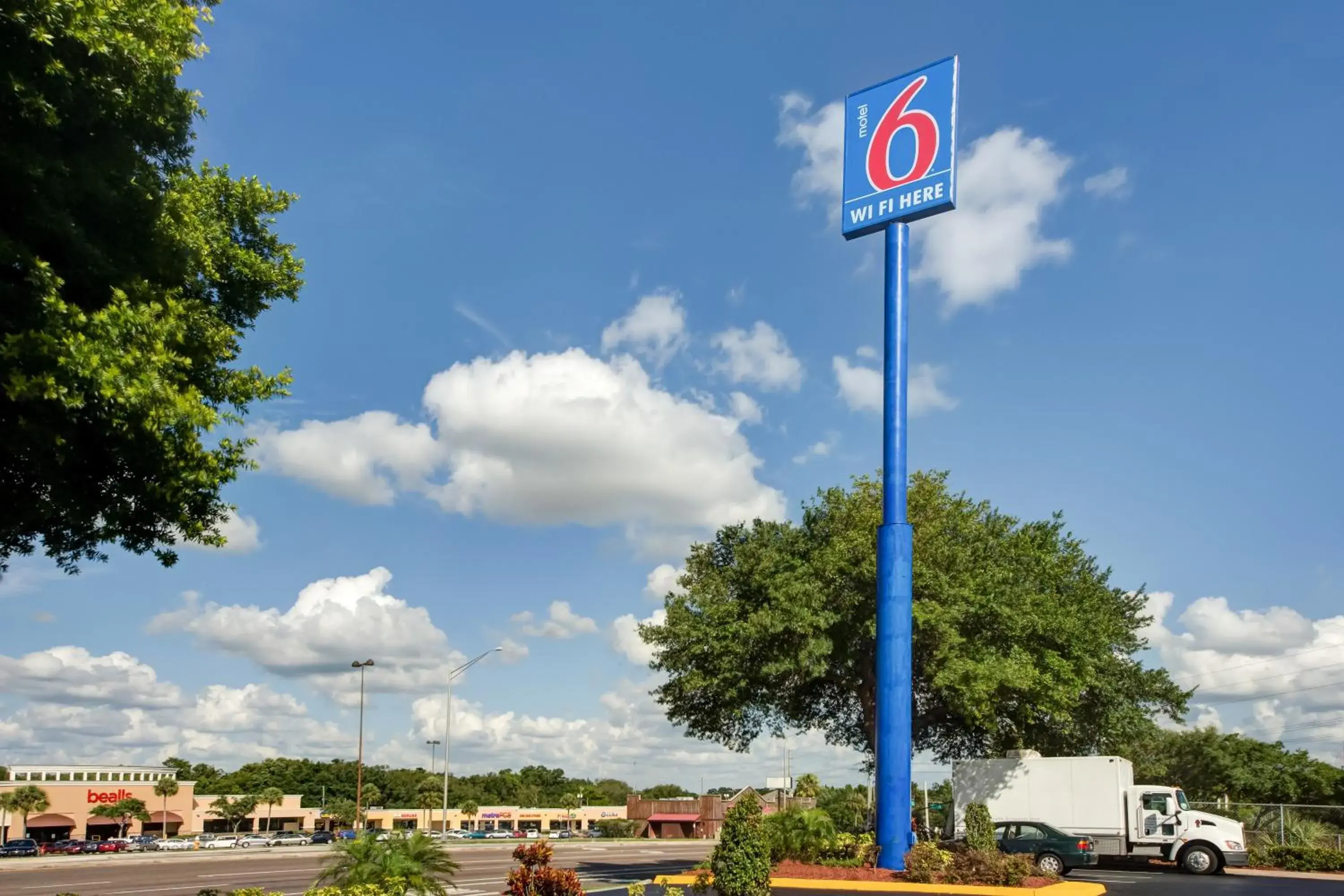 Property logo or sign in Motel 6-Lakeland, FL