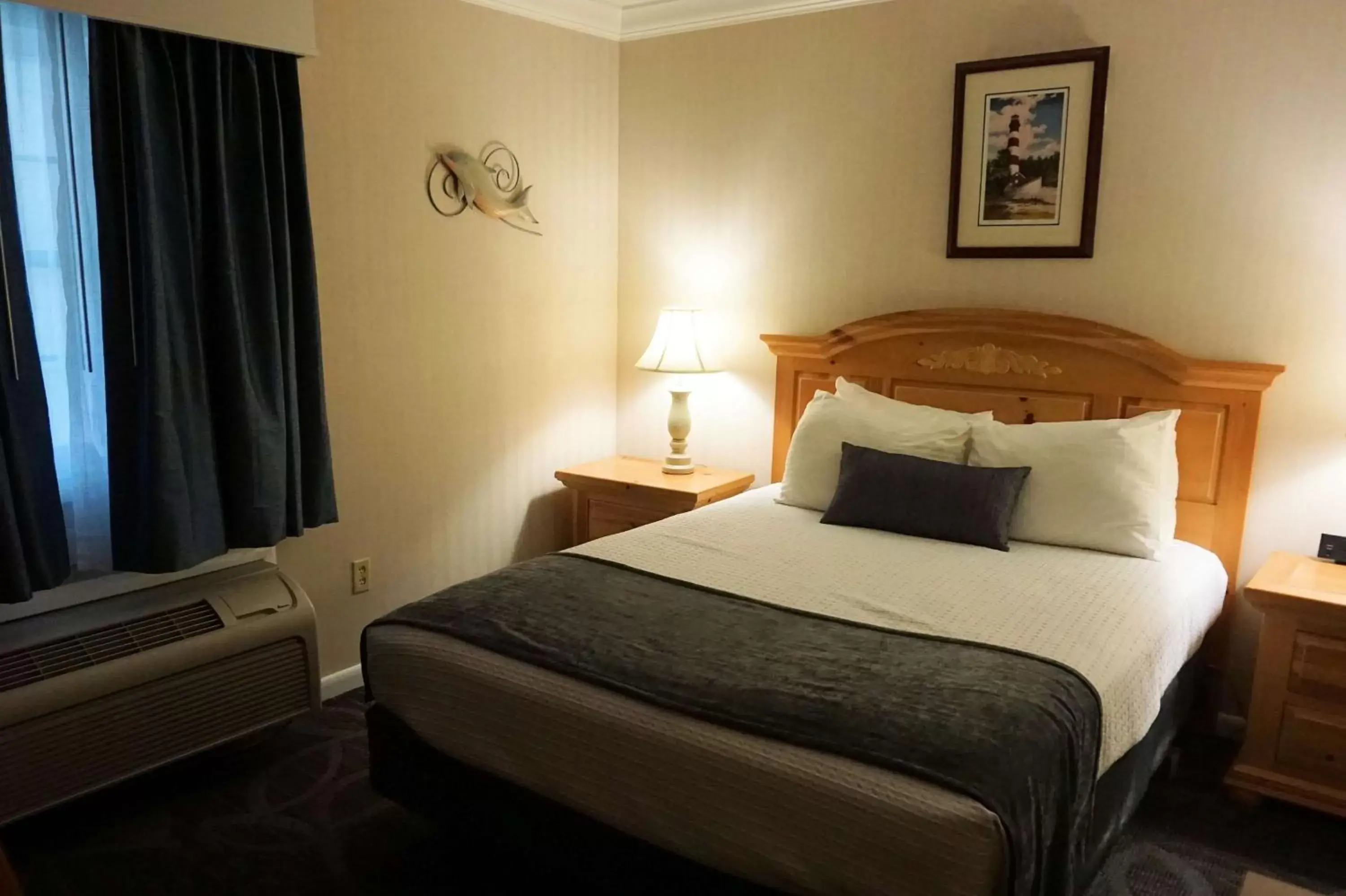 Photo of the whole room, Bed in Best Western Chincoteague Island