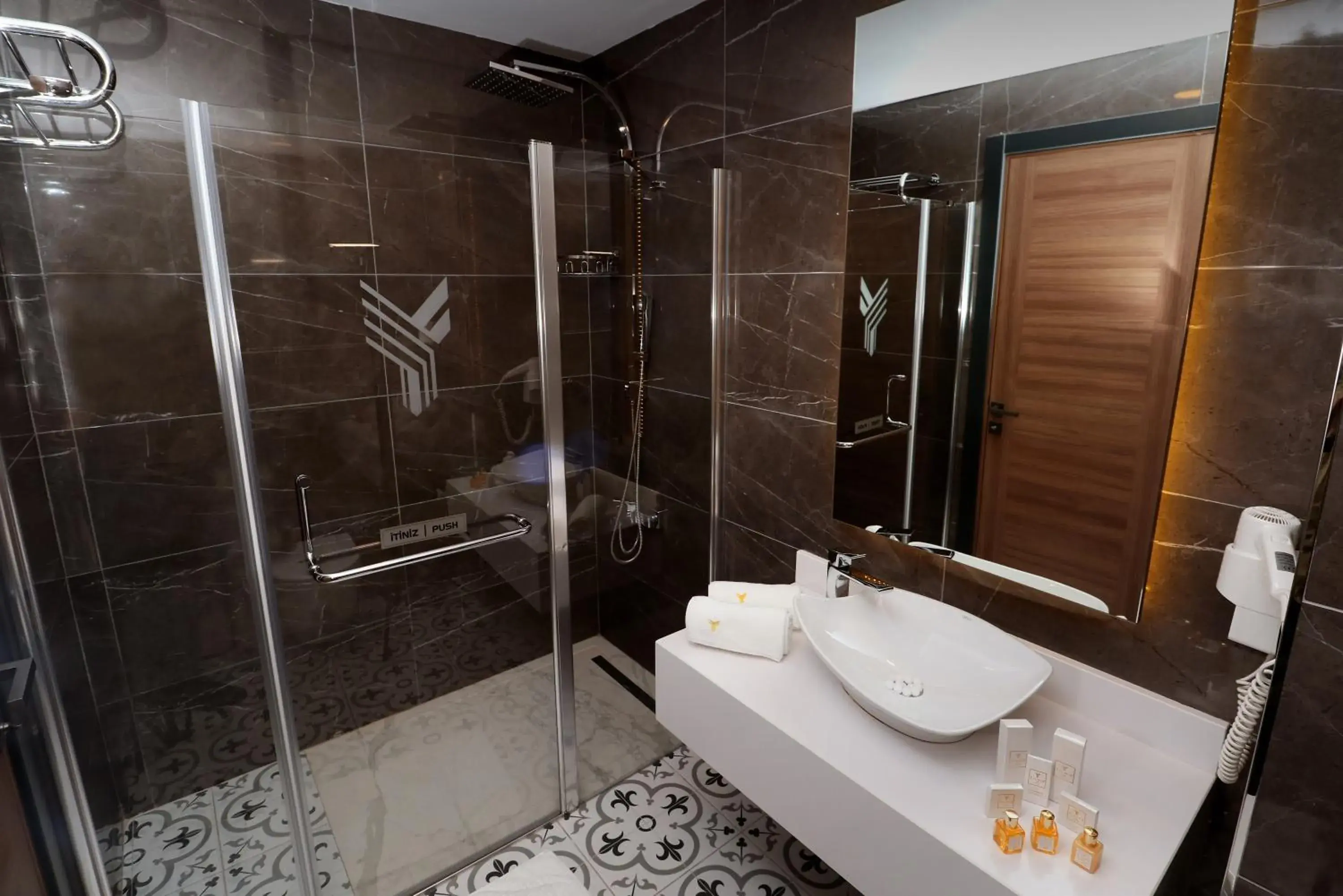 Bathroom in Yildiz Life Hotel