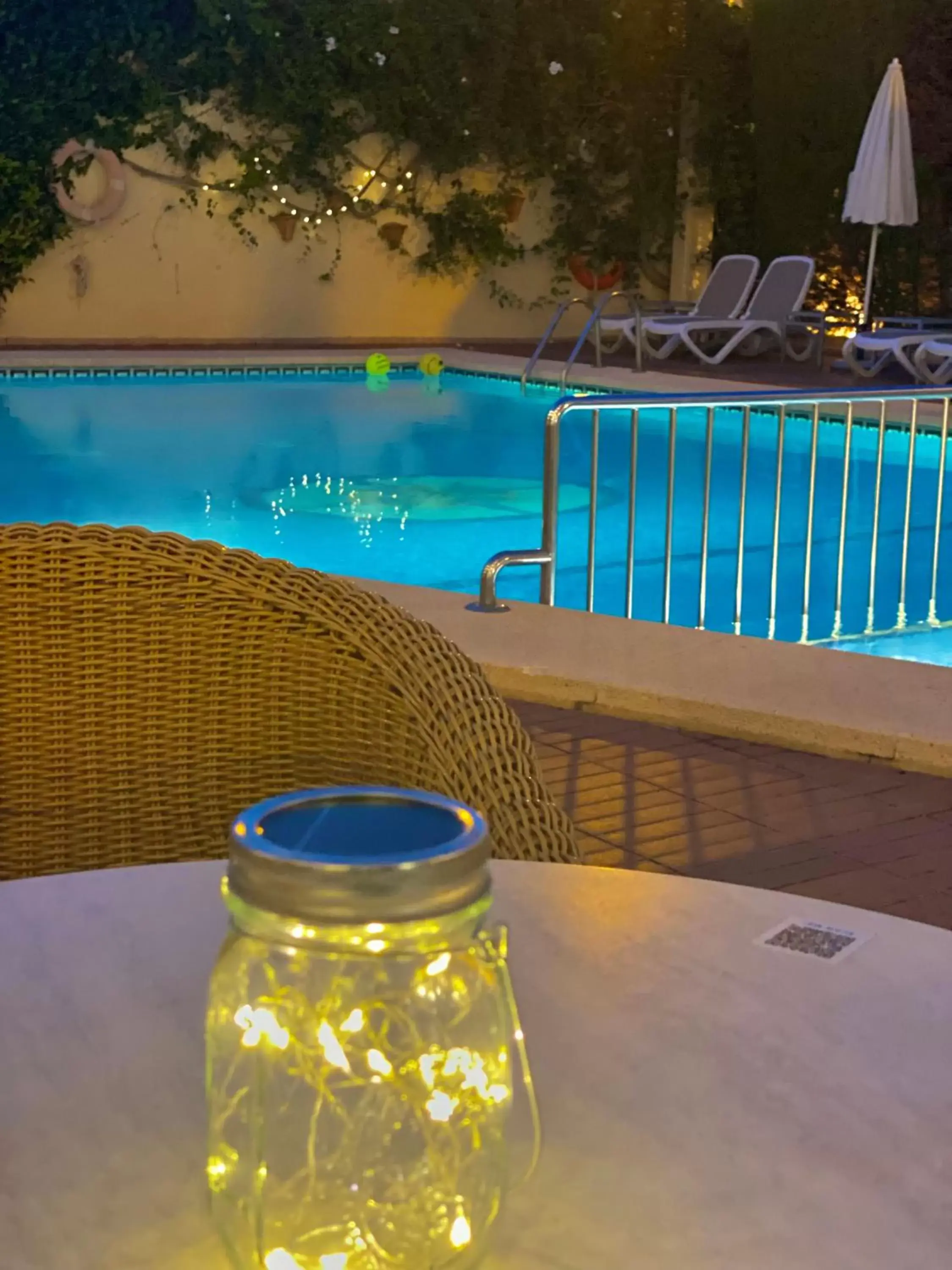 Lounge or bar, Swimming Pool in Hotel Amoros
