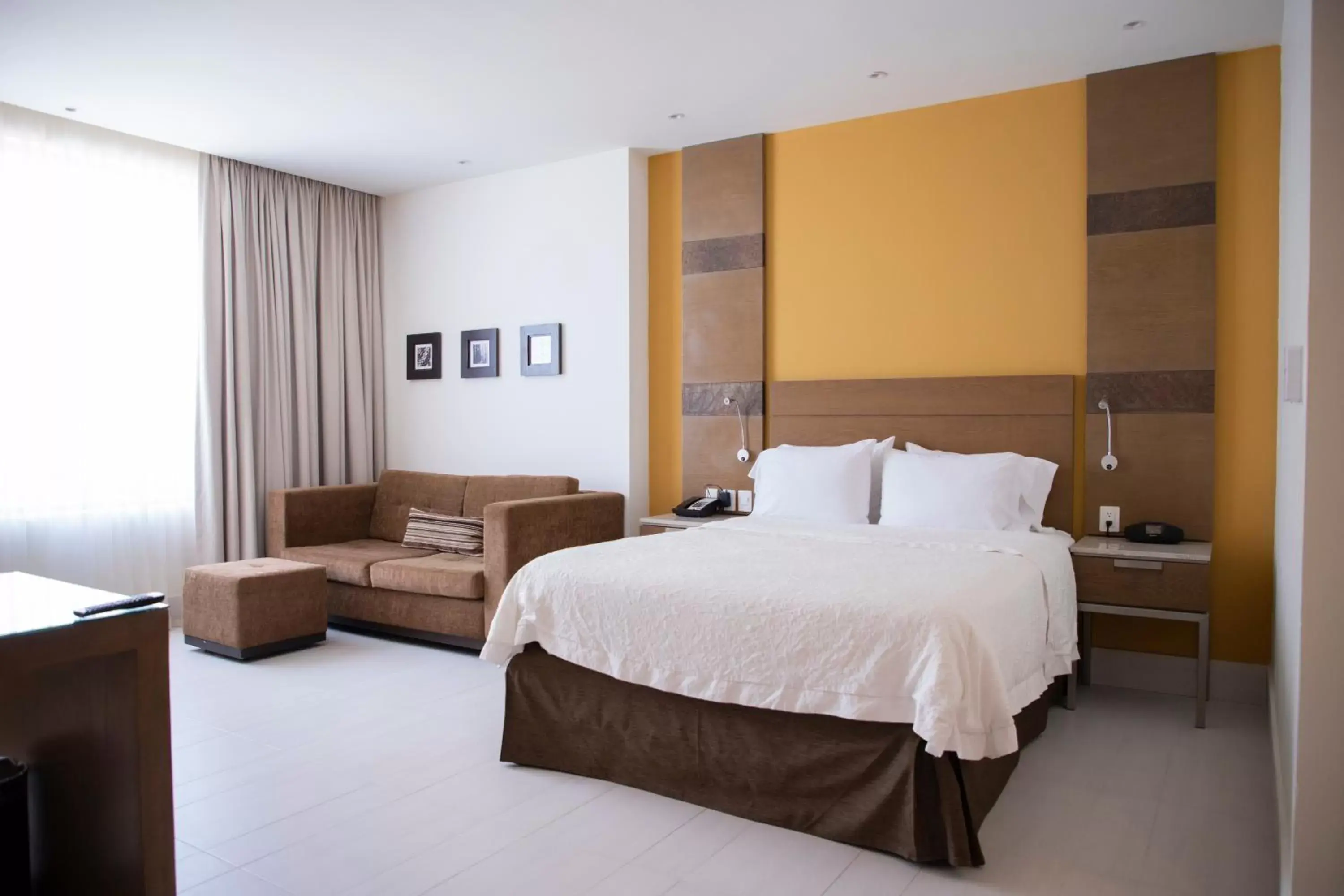 Bed in Hampton Inn by Hilton Ciudad del Carmen