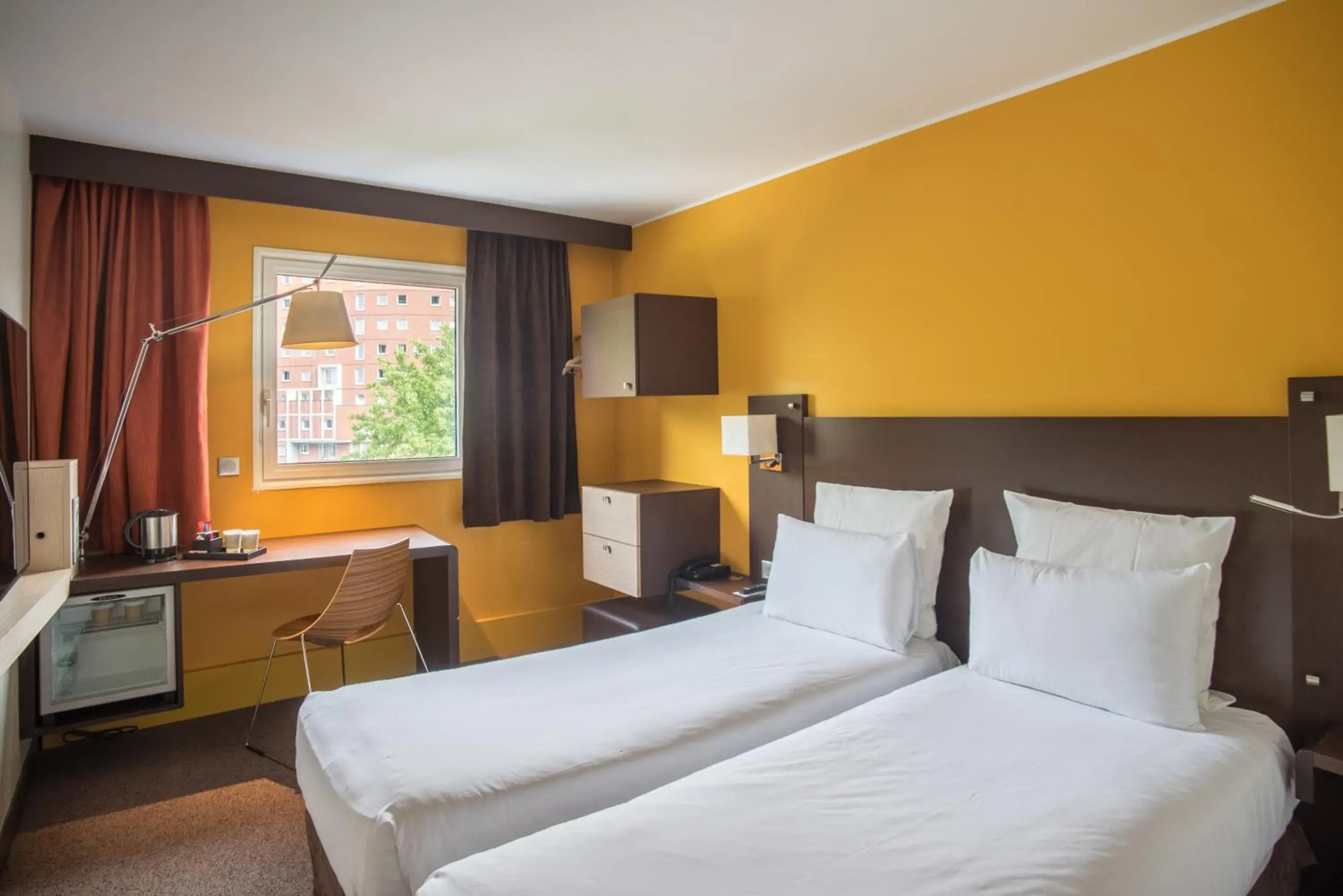 Bed in Mercure Paris Porte de Pantin Bed in Mercure Paris Porte de Pantin