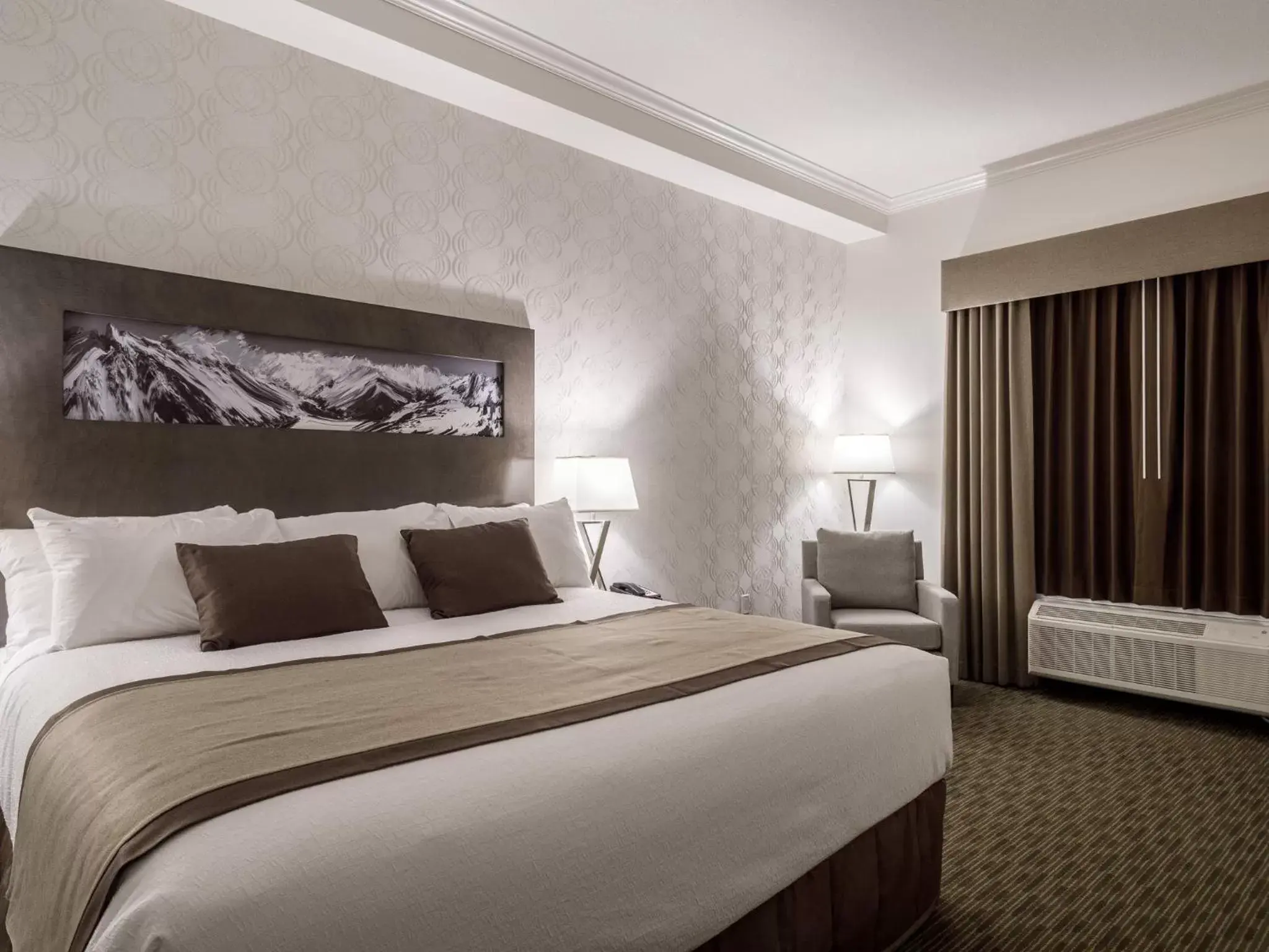 Bed in Ramada by Wyndham Revelstoke