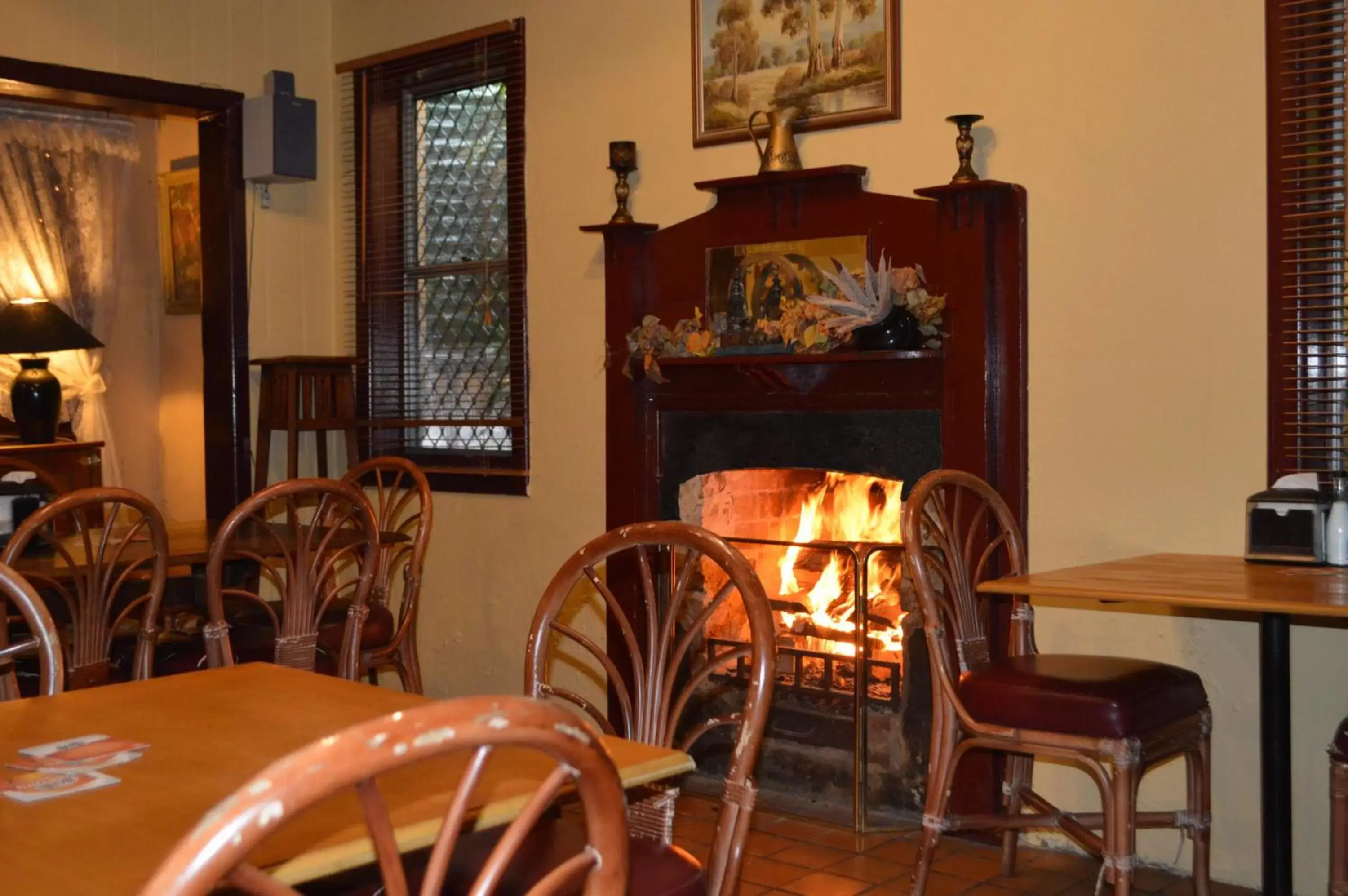 Seating area, Restaurant/Places to Eat in Prince Of Wales Hotel Gulgong