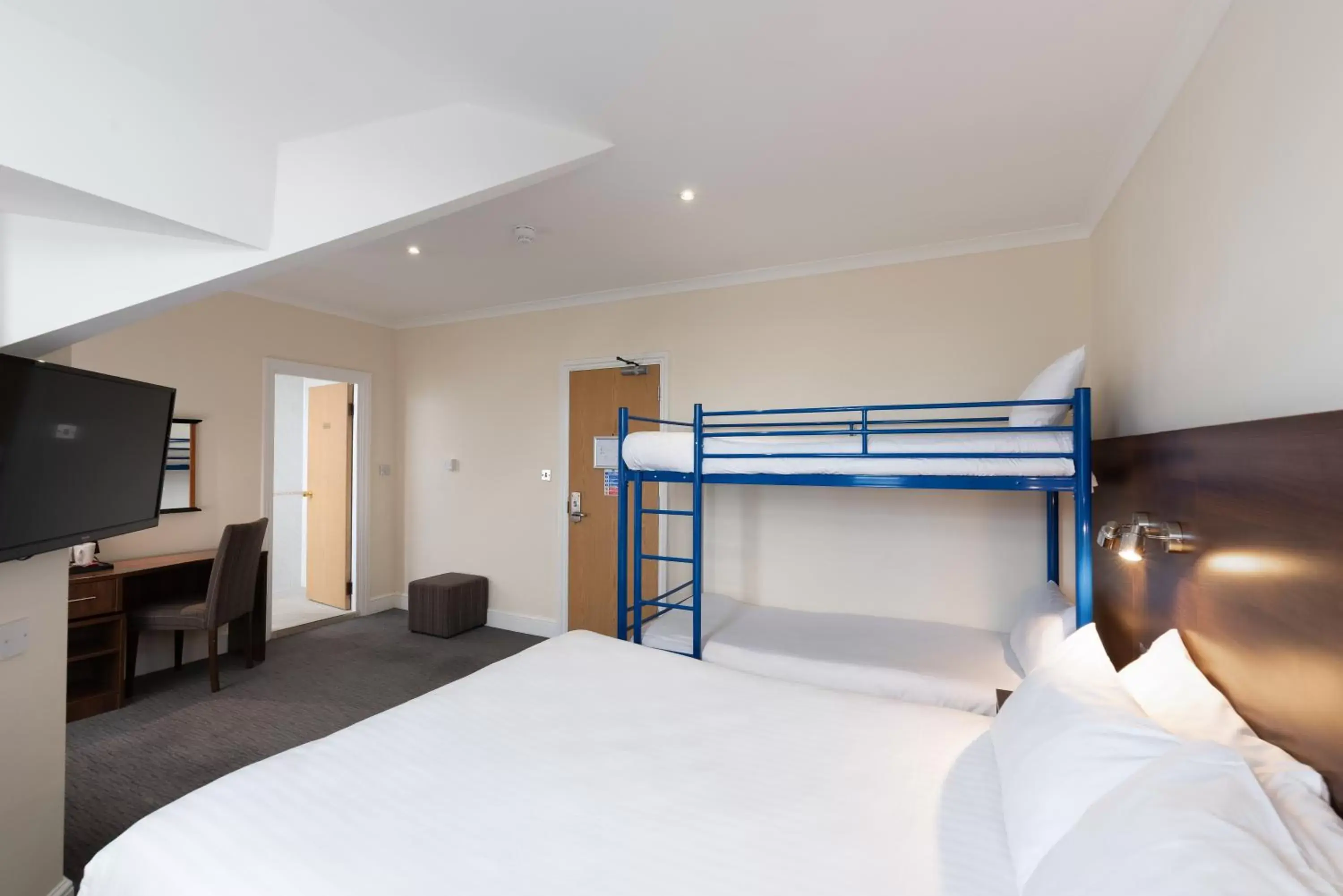 Standard Family Room with One Double and Bunk Beds - Sofa Bed for One in Best Western Carlton Hotel Standard Family Room with One Double and Bunk Beds - Sofa Bed for One in Best Western Carlton Hotel