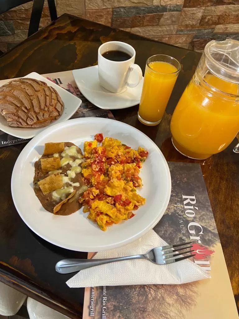 Restaurant/places to eat in Hotel Posada Laura