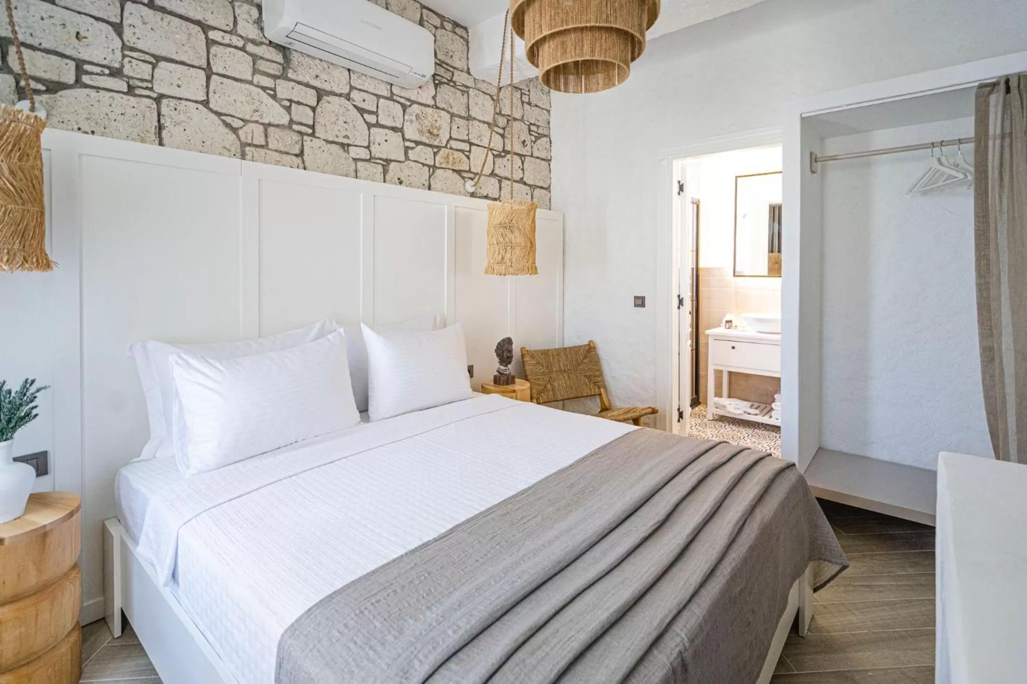 Bed in Voger Alaçatı Silence