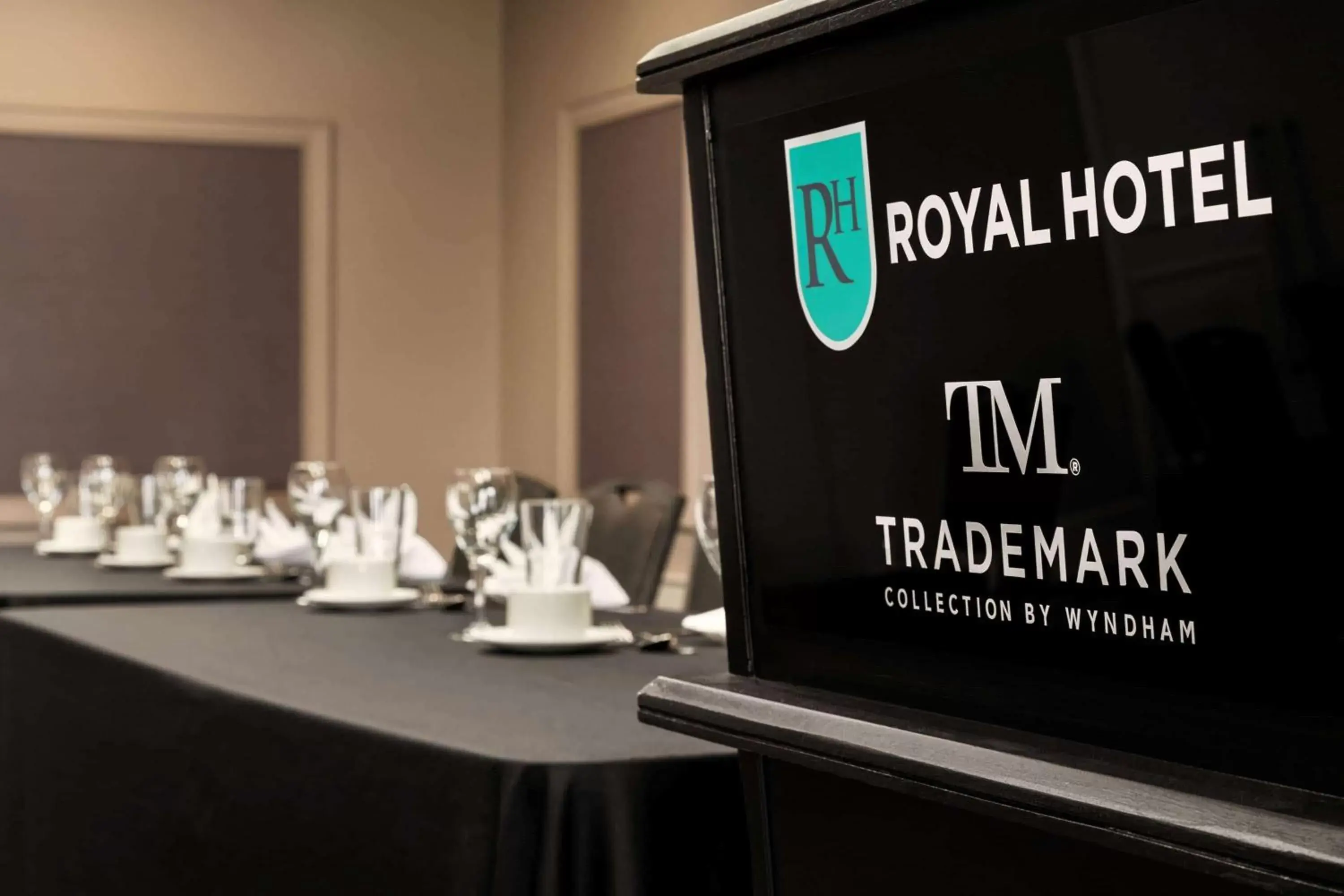 Banquet/Function facilities in Royal Hotel Calgary, Trademark Collection by Wyndham