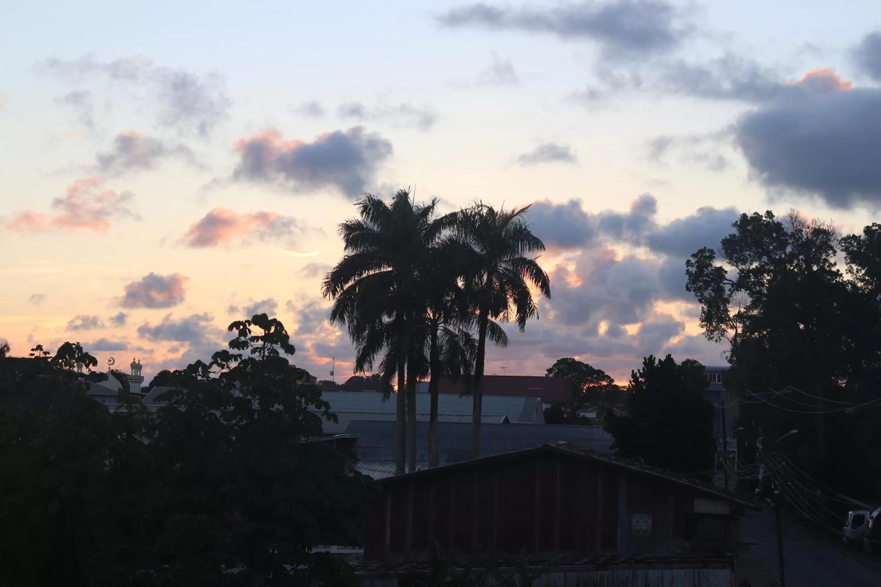 Sunrise in Holland Lodge Paramaribo