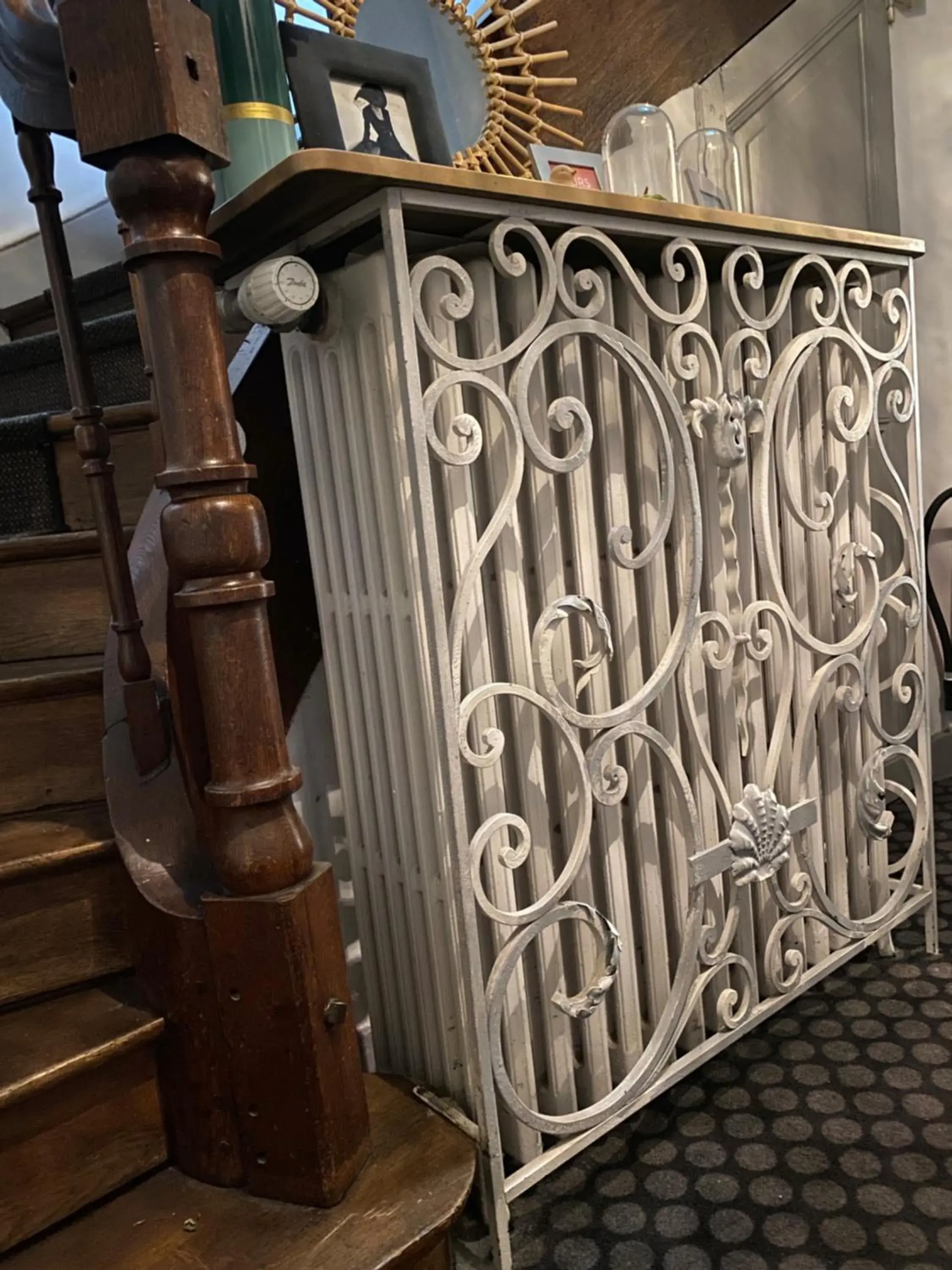 Decorative detail in Hotel Mirabeau