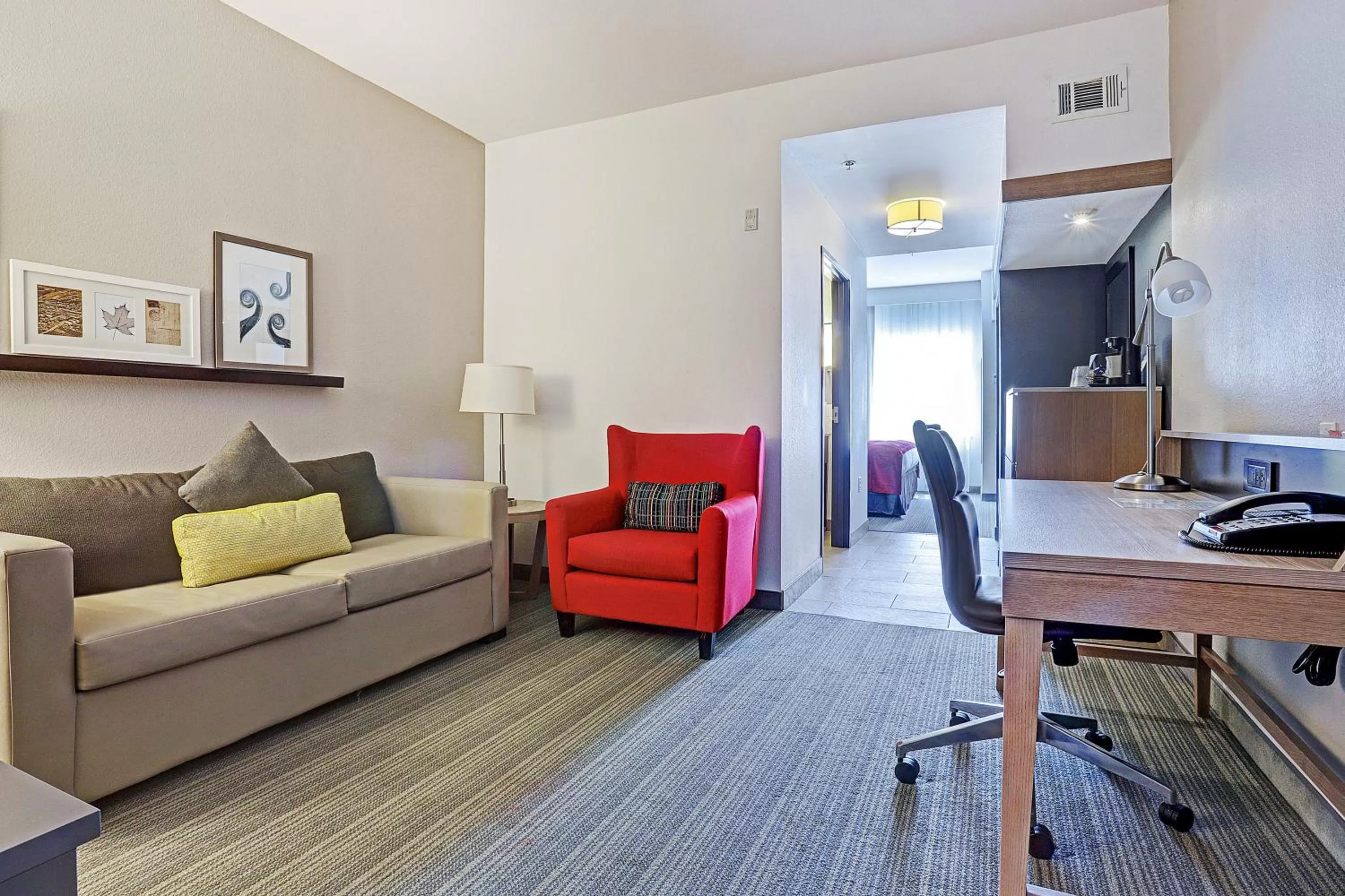 Bedroom in Best Western Plus Westheimer - Westchase Inn & Suites