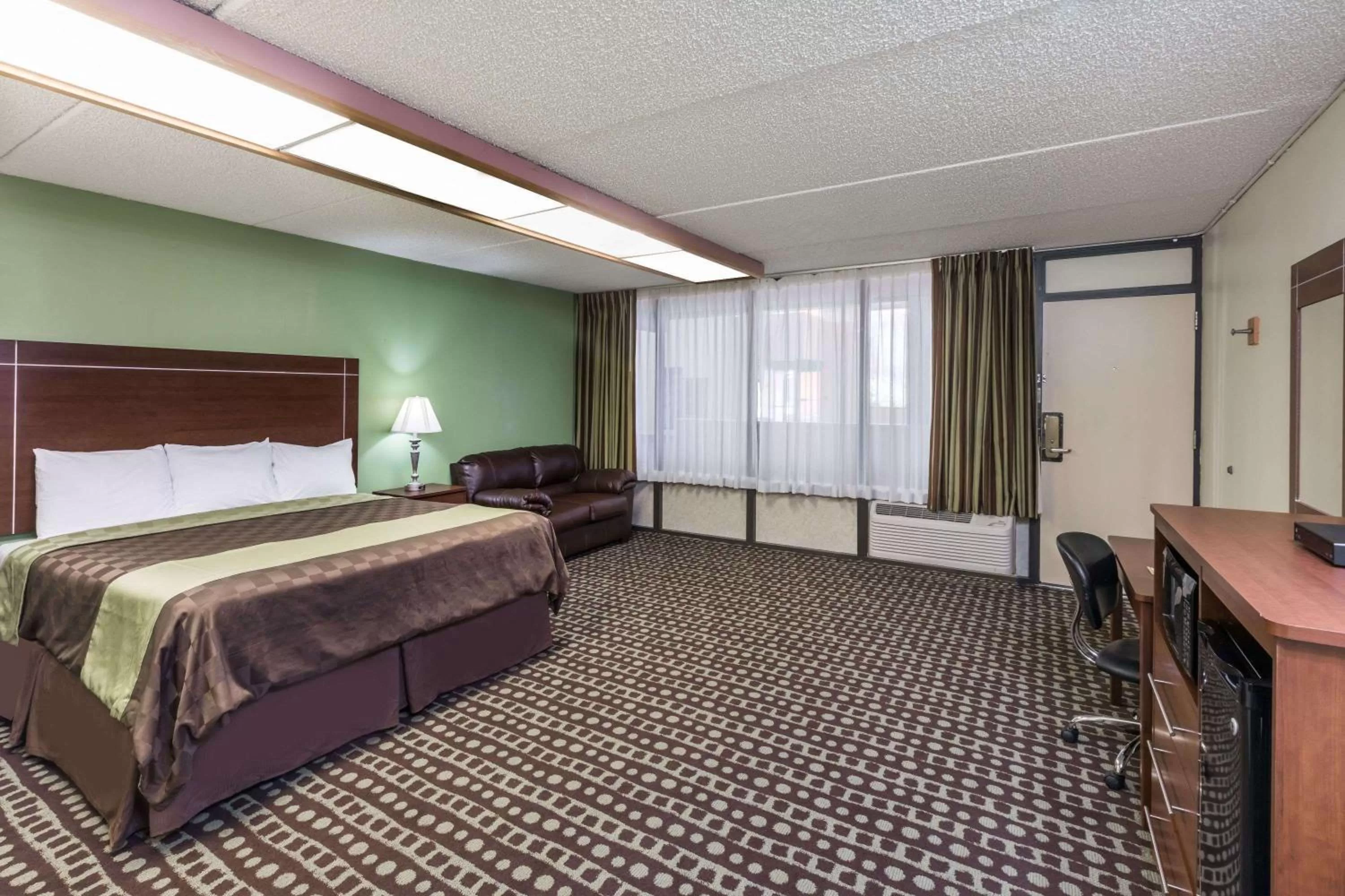 Photo of the whole room, Bed in Days Inn by Wyndham Midland