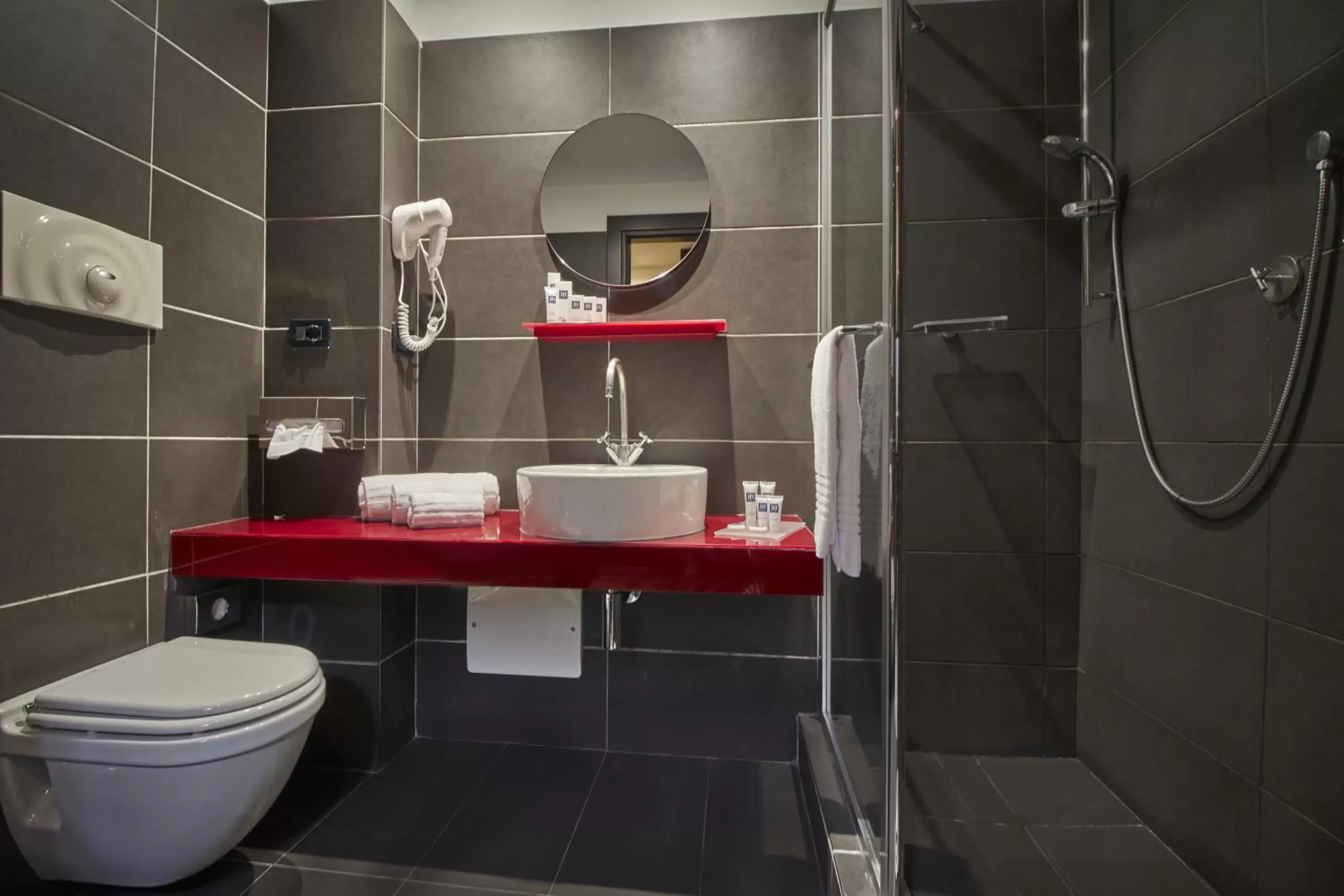 Bathroom in iH Hotels Milano Watt 13
