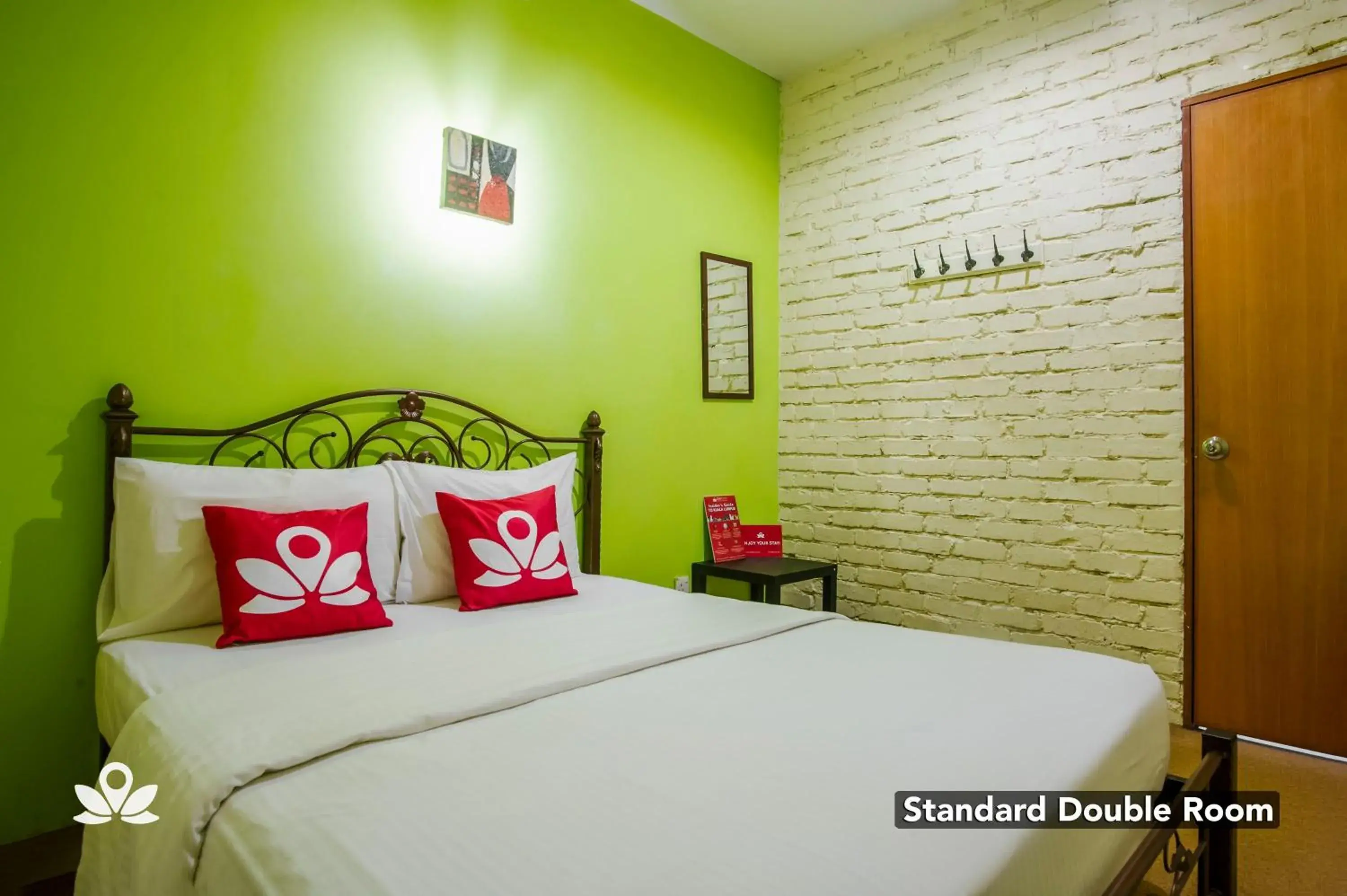 Standard Double Room in The Explorers Guesthouse and Hostel Standard Double Room in The Explorers Guesthouse and Hostel