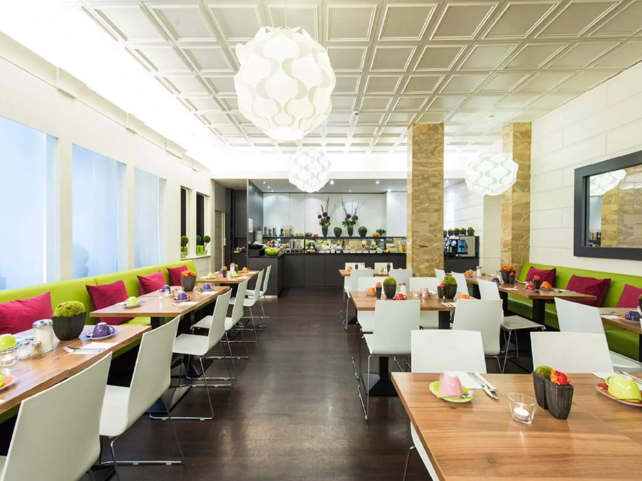 Restaurant/Places to Eat in Ambassador Hotel Restaurant/Places to Eat in Ambassador Hotel