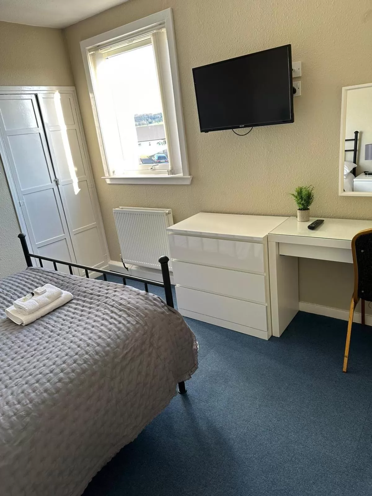 Bed in Nithsdale Hotel