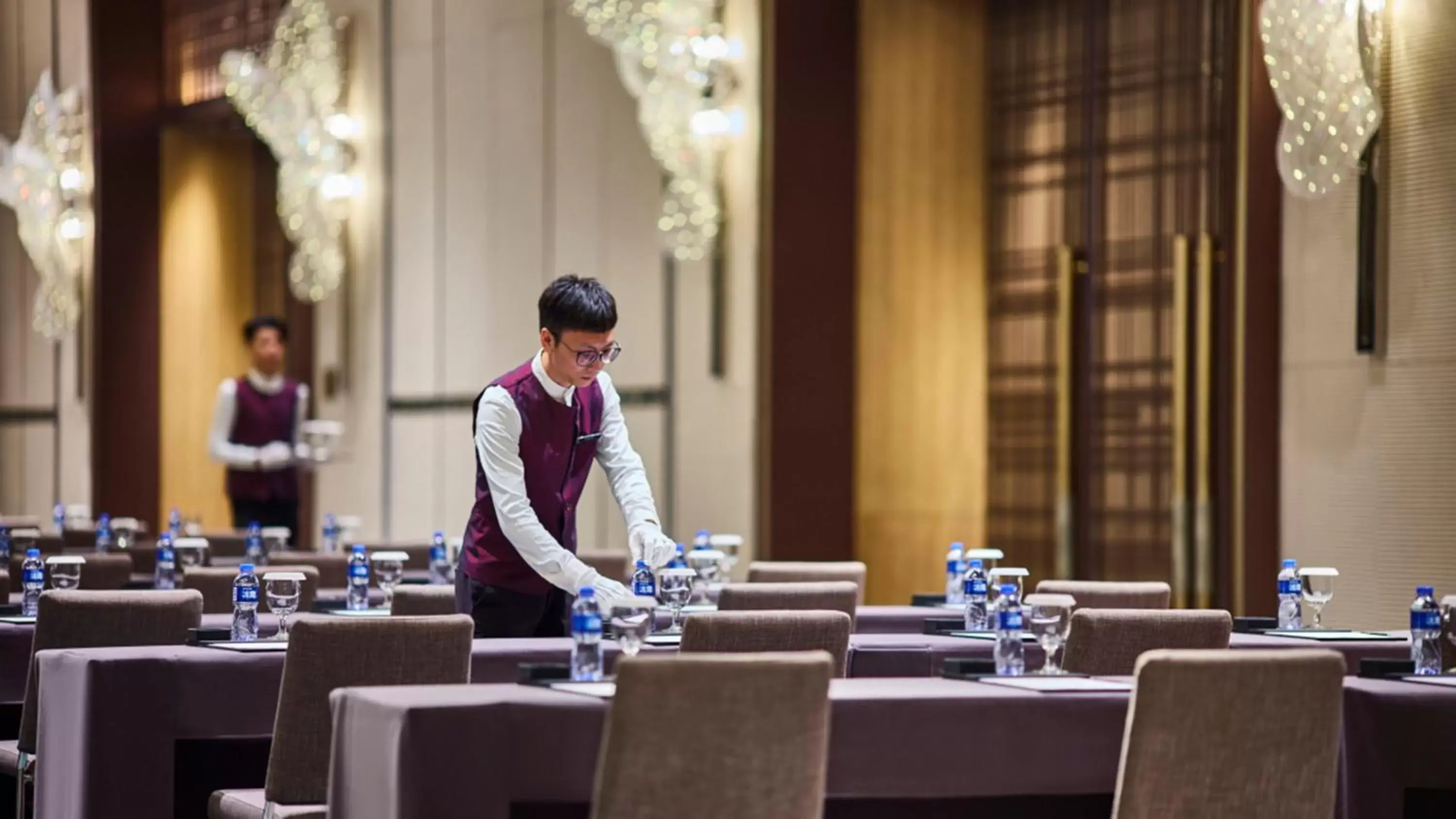 Meeting/conference room, Restaurant/Places to Eat in InterContinental Zhuhai, an IHG Hotel