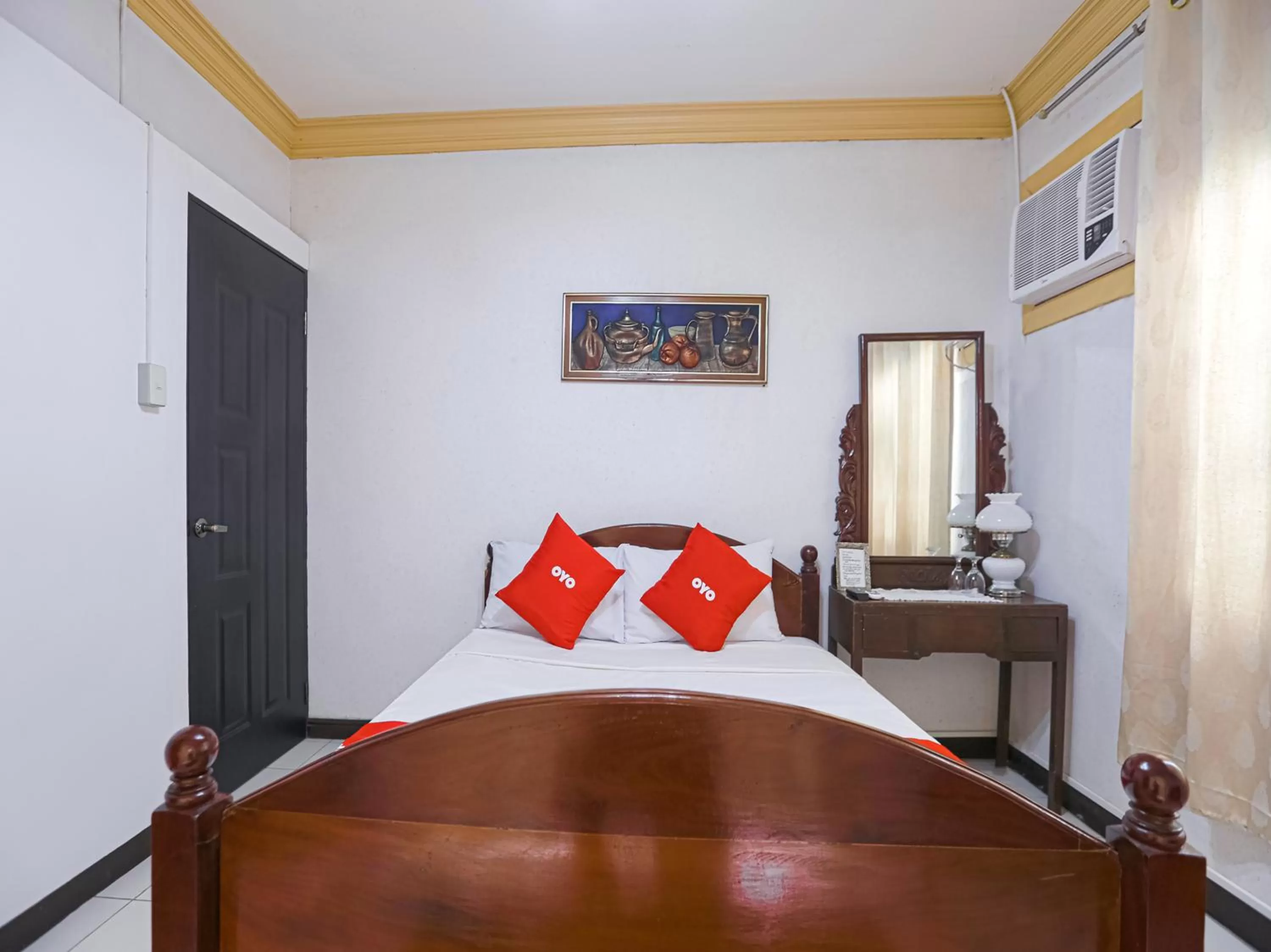 Bedroom, Bed in OYO 784 Laura's Garden Resort