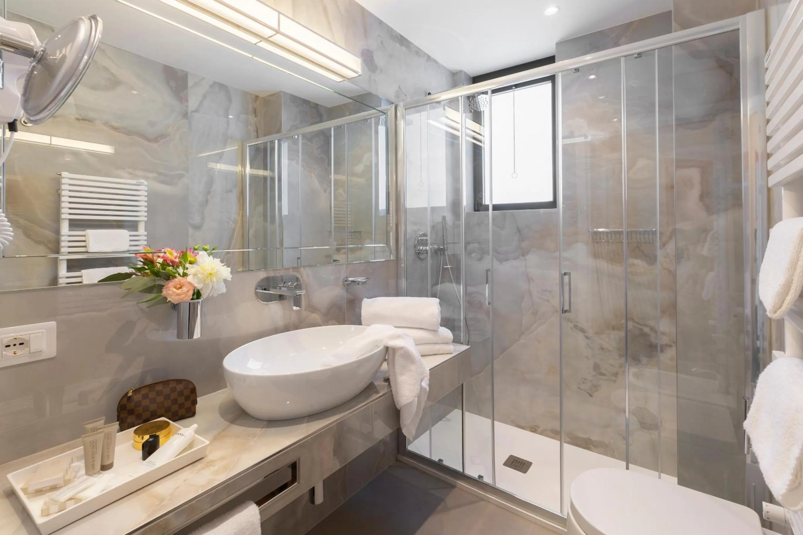 Shower in Hotel Feldberg