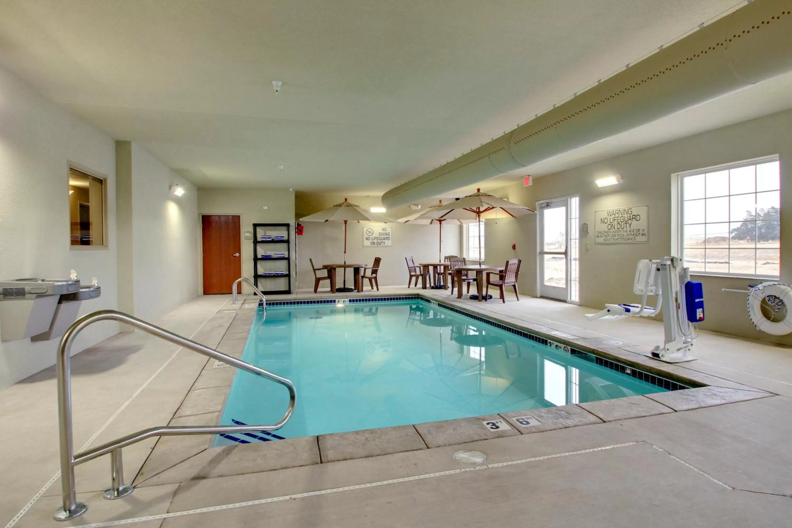Swimming pool in Stanton Inn and Suites