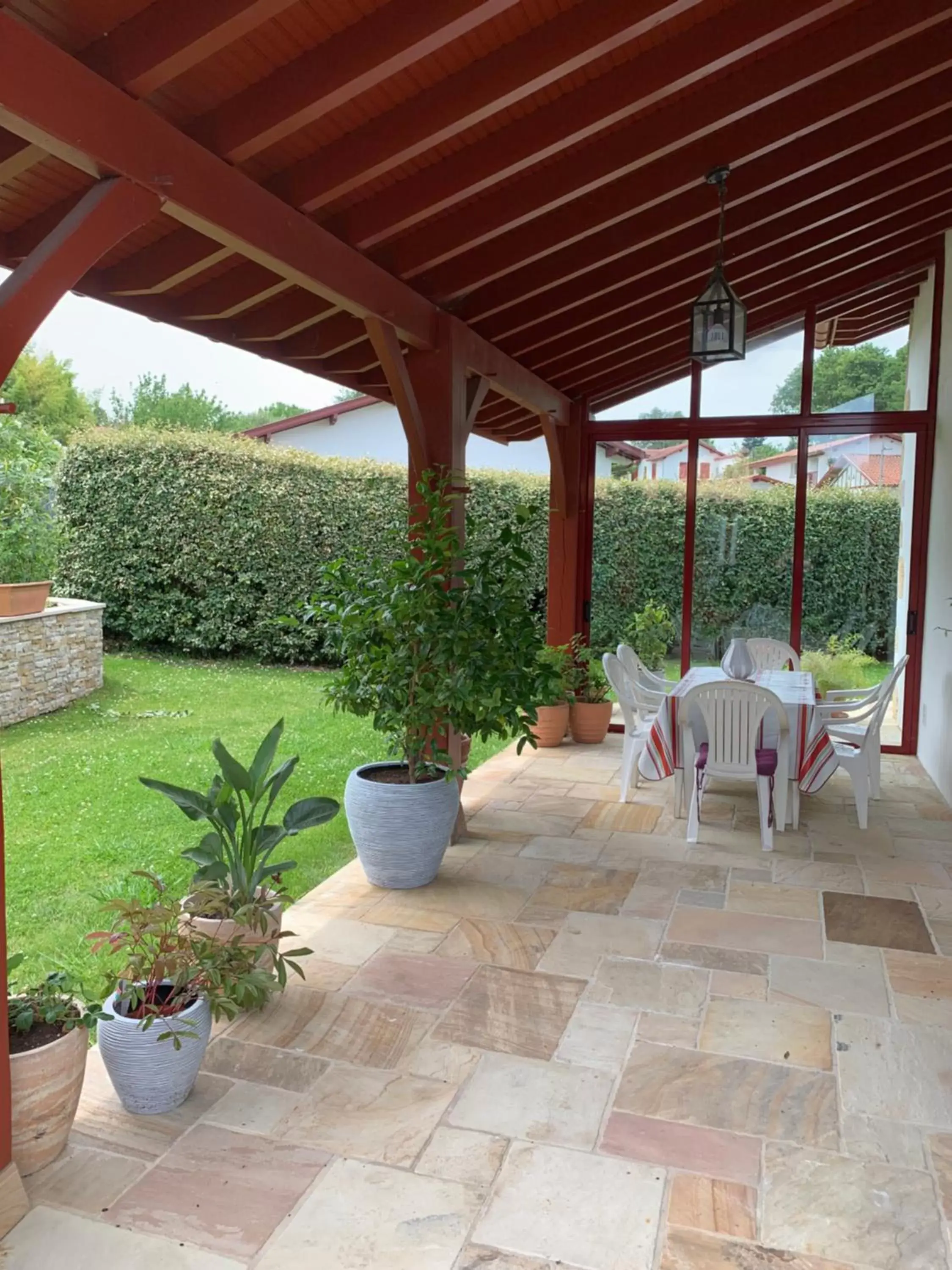 Patio in Villa Les Hortensias B&B