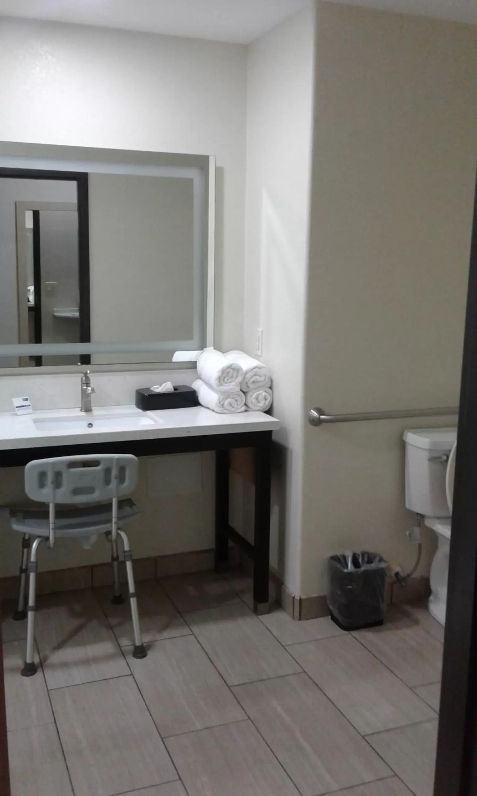 Bathroom, TV/Entertainment Center in Holiday Inn Express & Suites Raymondville, an IHG Hotel