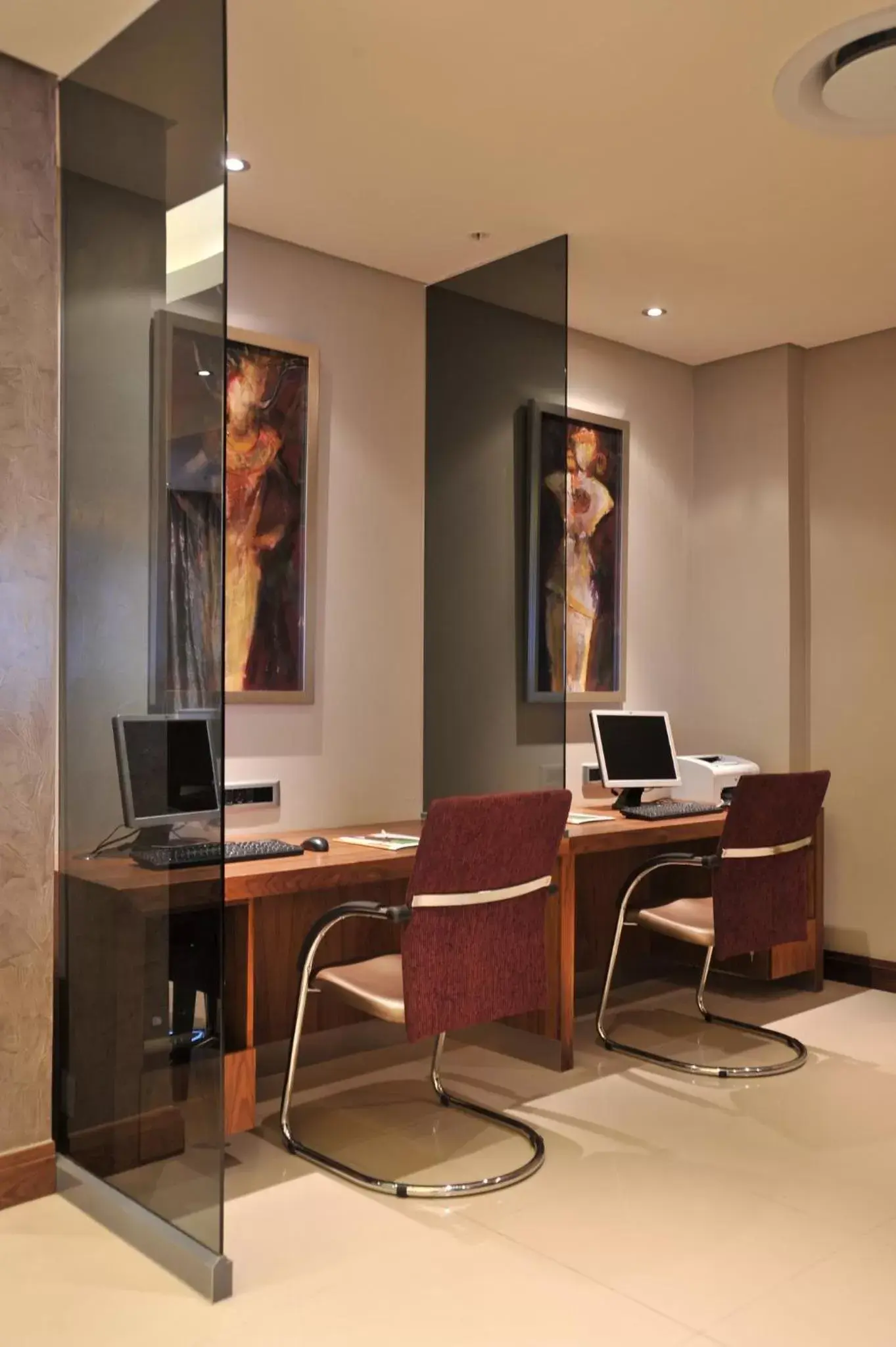 Other, TV/Entertainment Center in Holiday Inn Johannesburg-Rosebank, an IHG Hotel