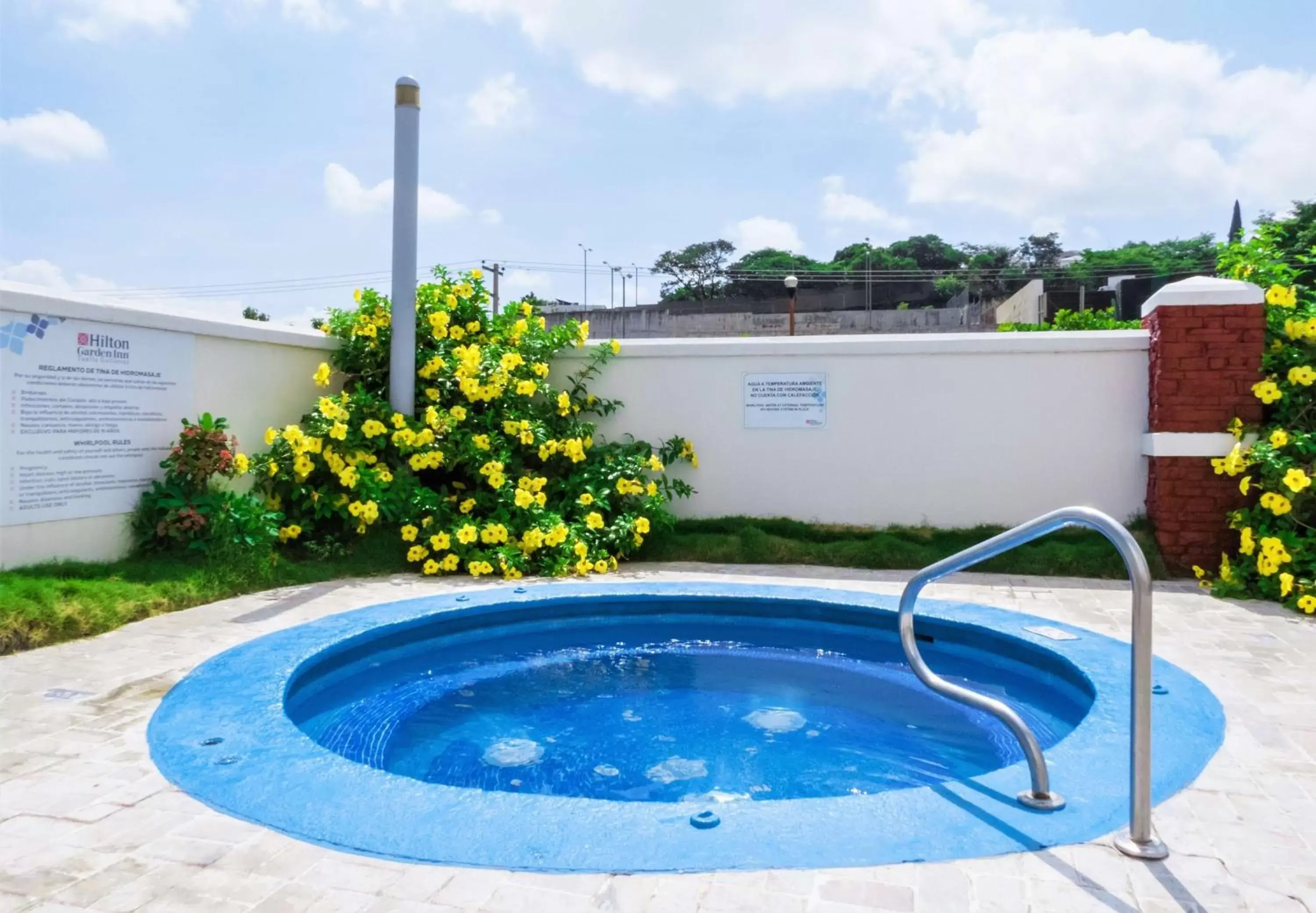 Sports, Swimming Pool in Hilton Garden Inn Tuxtla Gutierrez