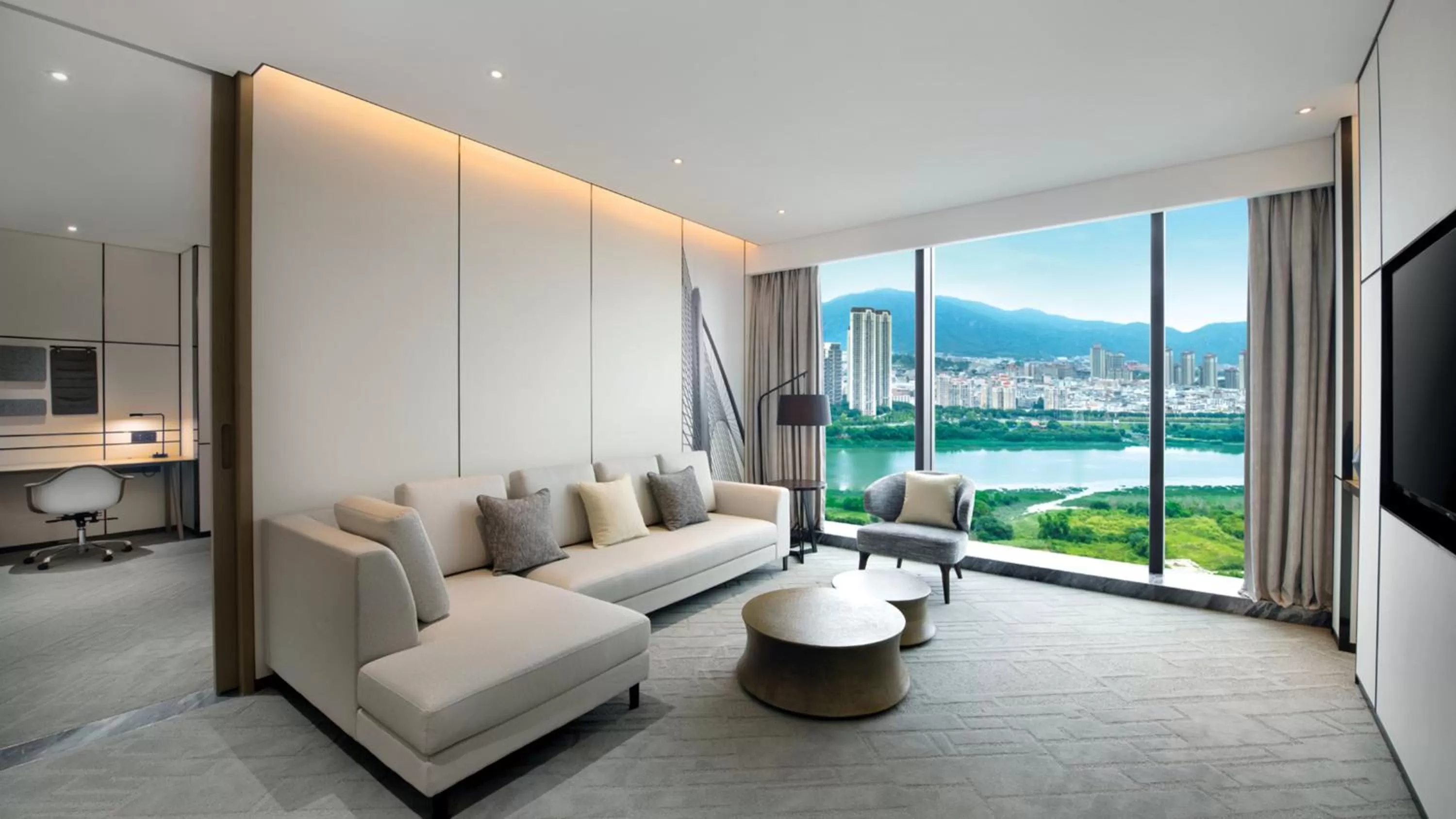 Photo of the whole room in Crowne Plaza Quanzhou Riverview by IHG