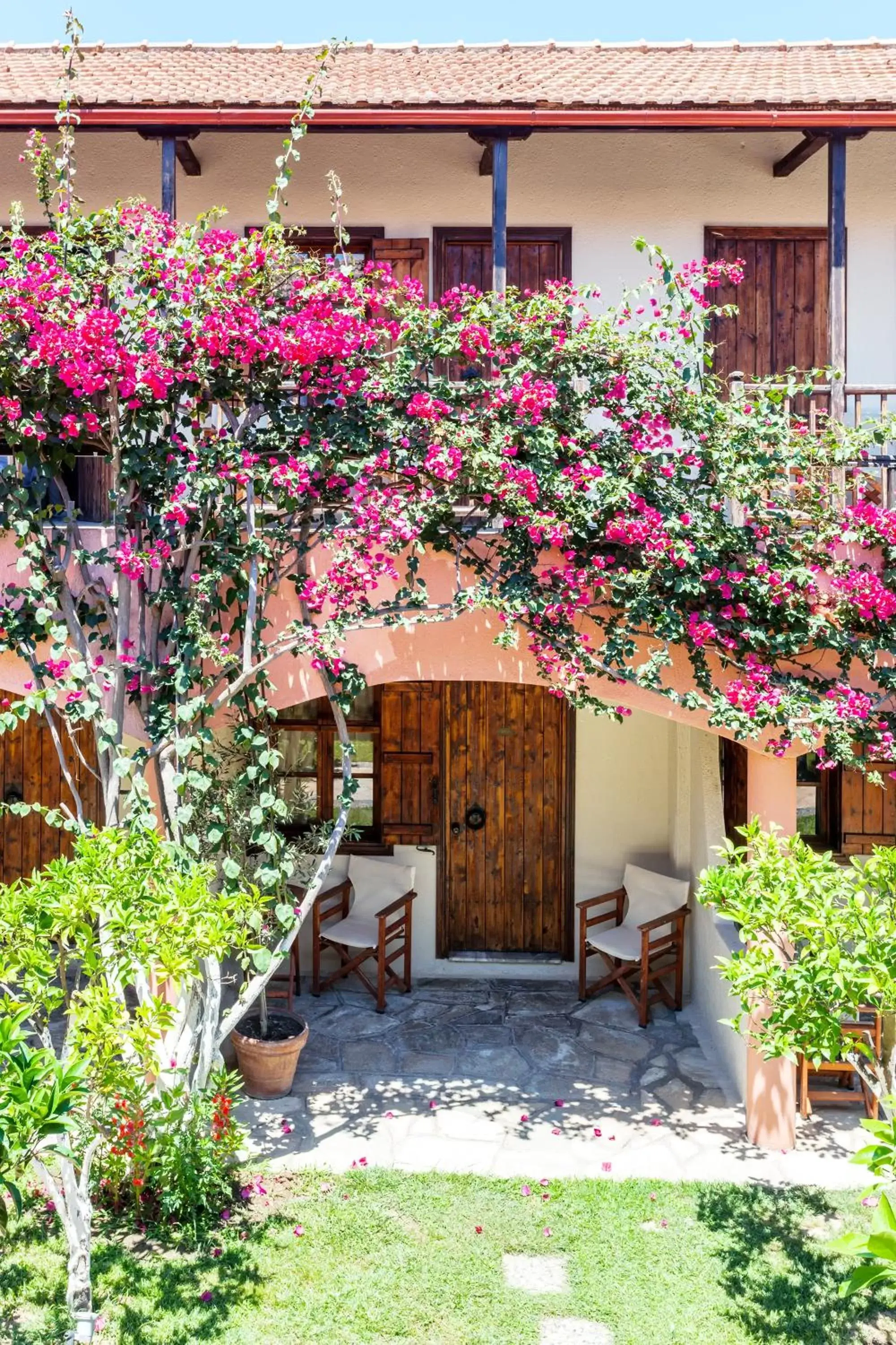 Property building in Rigas Hotel Skopelos Property building in Rigas Hotel Skopelos