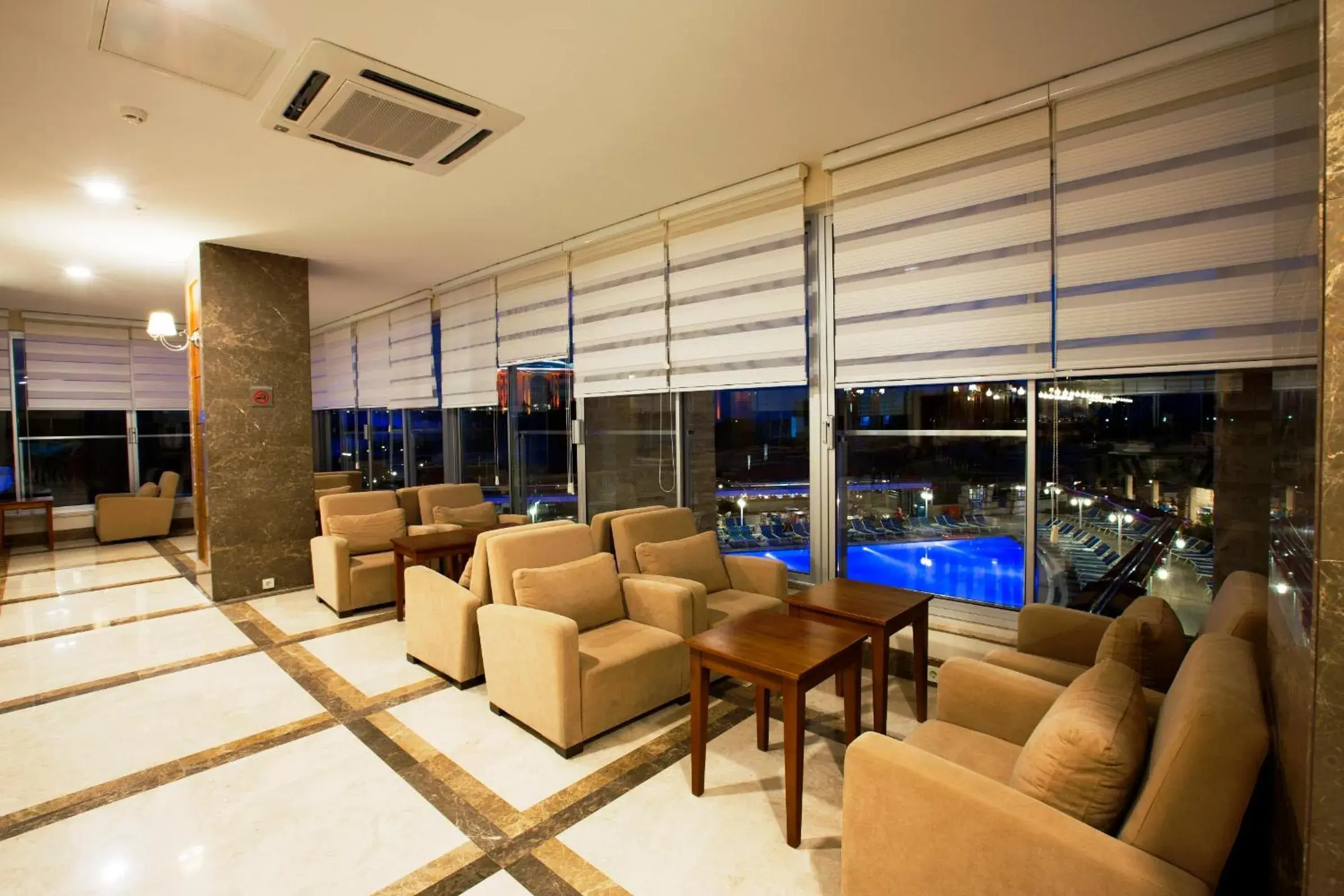 Seating area in Ramada Resort Side