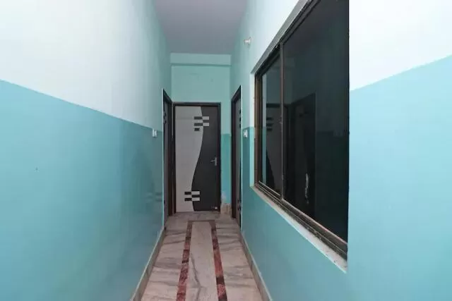 Lobby or reception in Capital O Hotel Royal