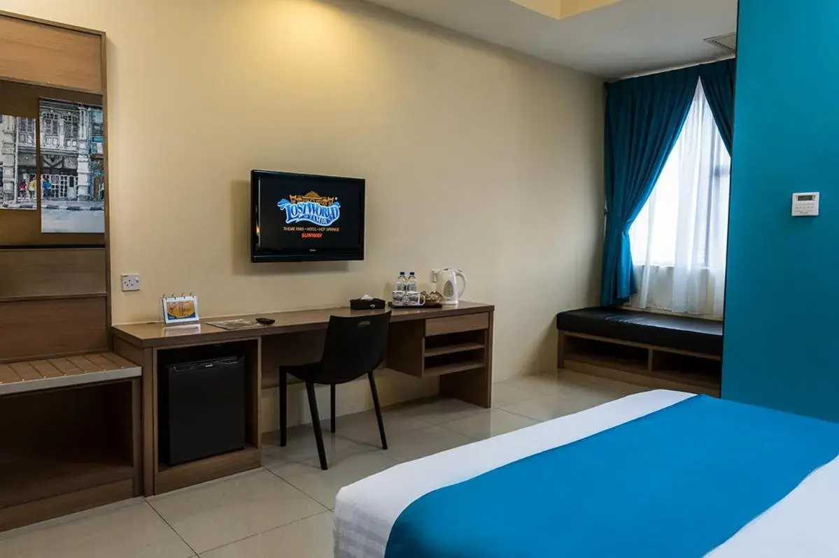 Bedroom, TV/Entertainment Center in Sunway Lost World Hotel