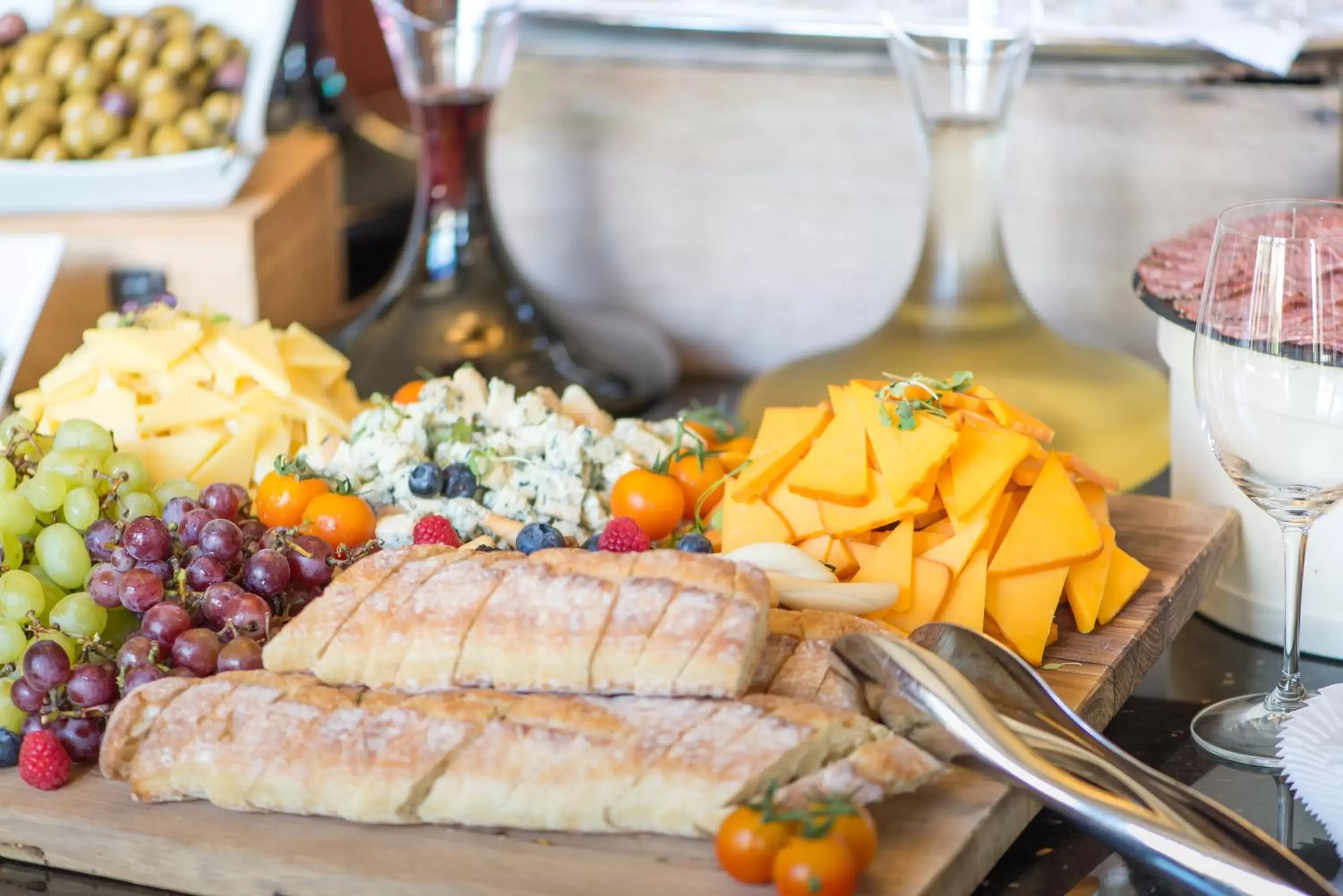 Restaurant/places to eat in French Quarter Inn Restaurant/places to eat in French Quarter Inn