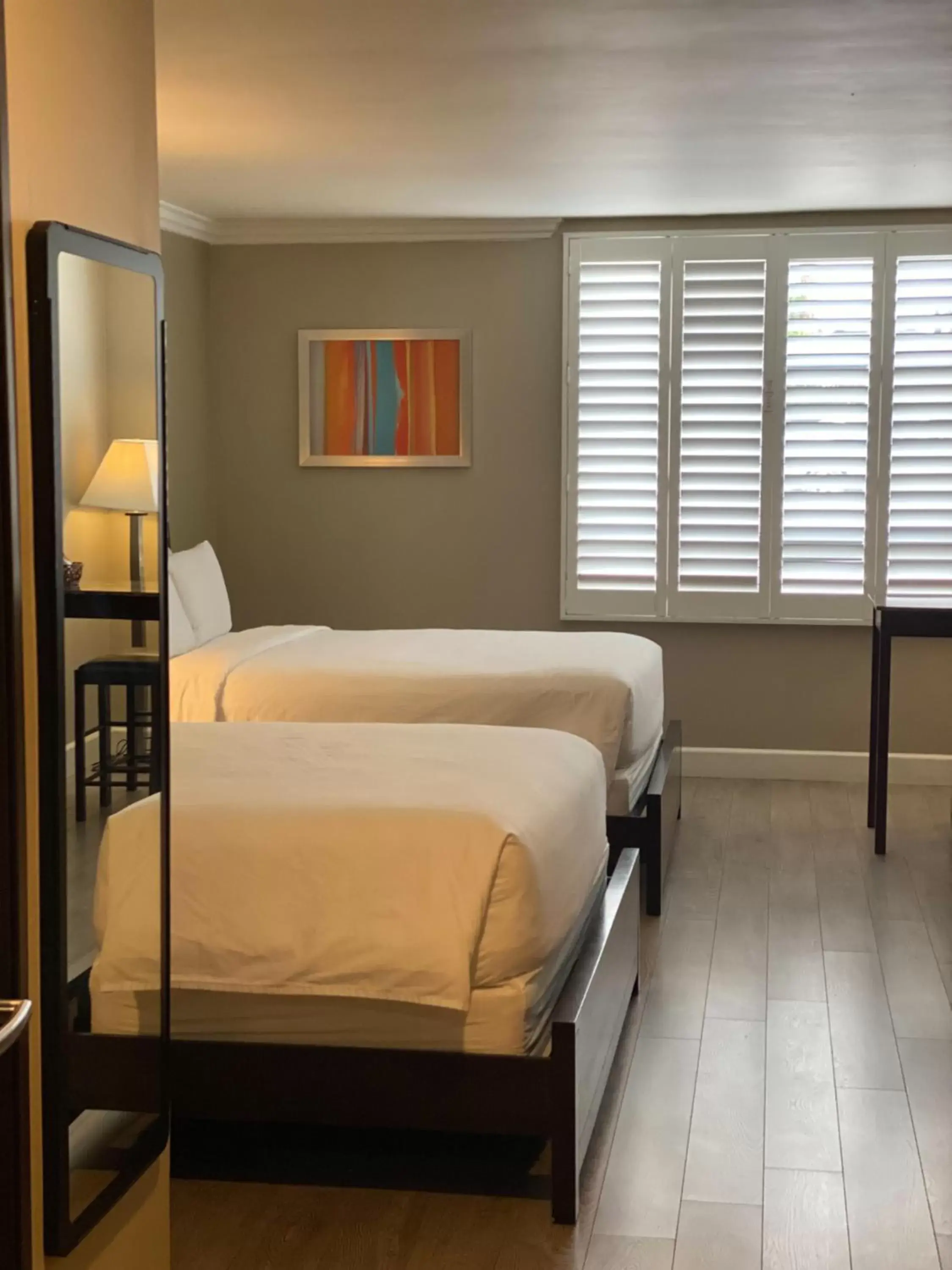 Bed in GreenTree Inn & Suites Los Angeles - Alhambra - Pasadena