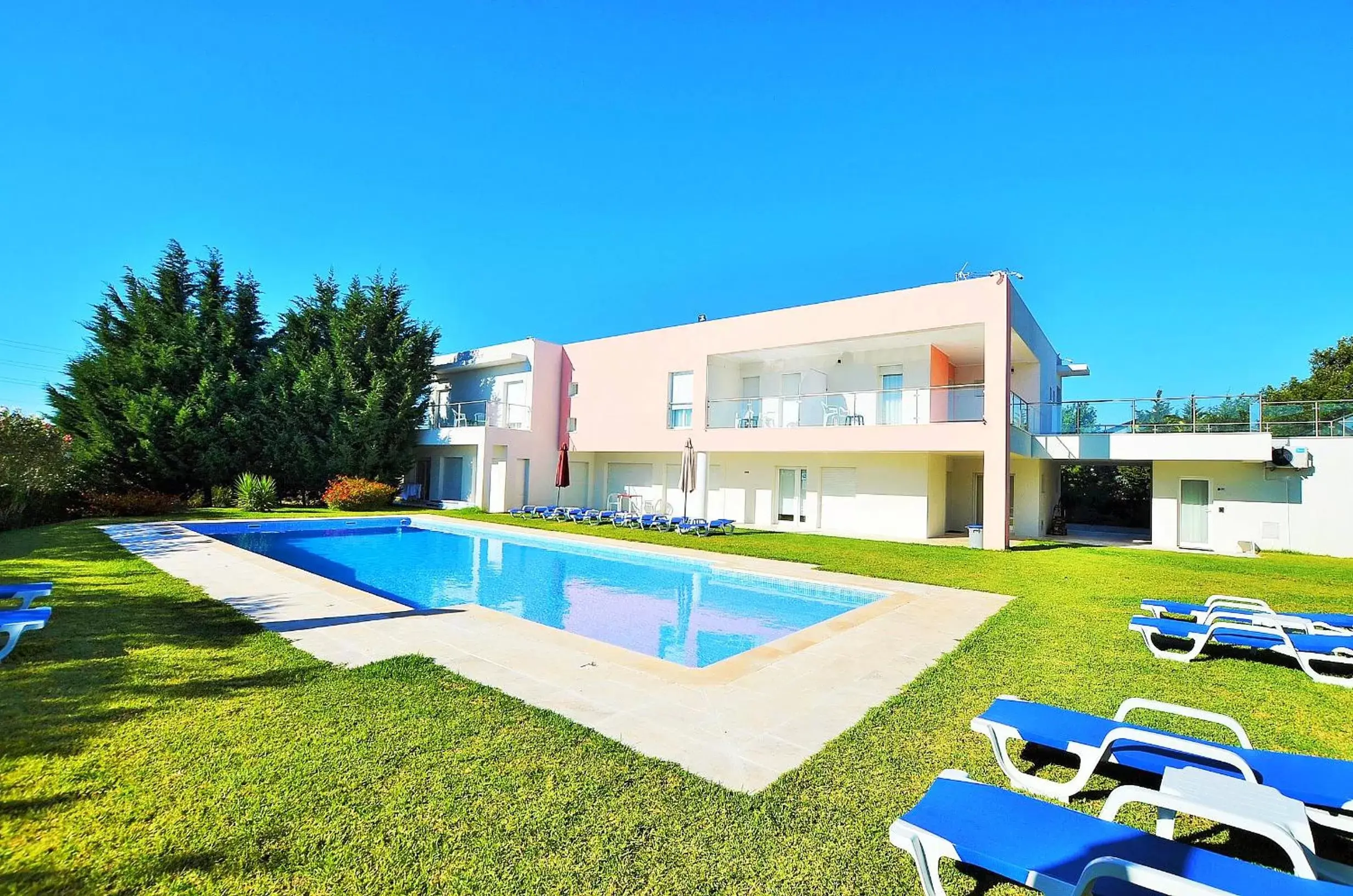 Property Building in HILLTOP OASIS Lisboa Oeiras