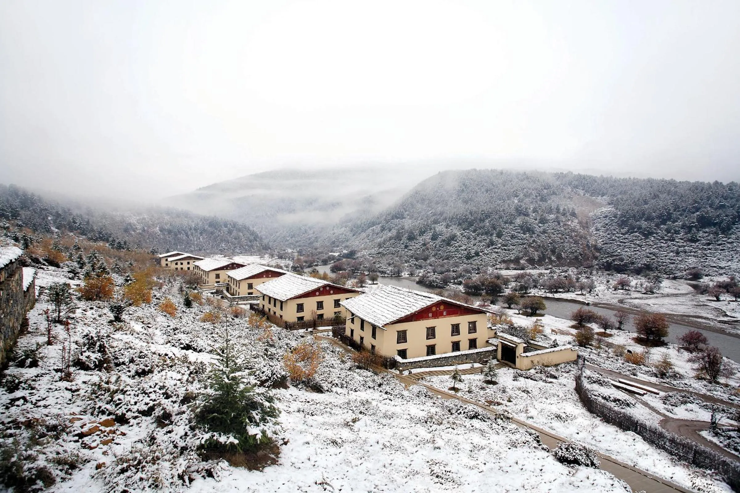 Area and facilities in Banyan Tree Ringha