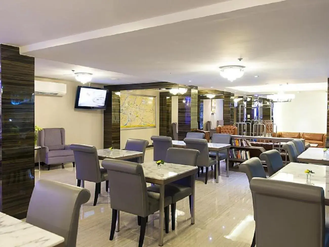 Restaurant/Places to Eat in Aspen Suites Hotel Sukhumvit 2