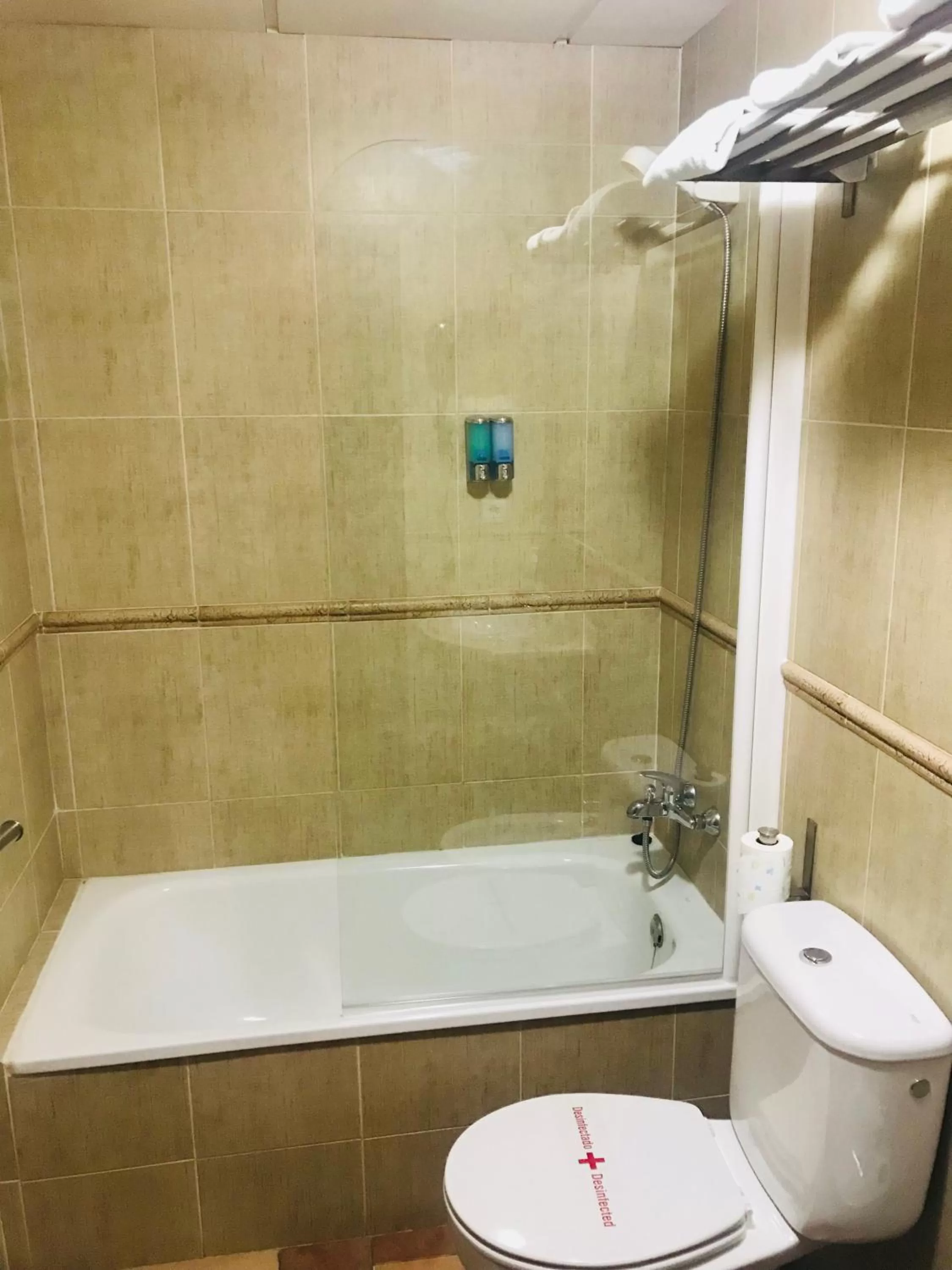 Bathroom in Hotel Cervantes