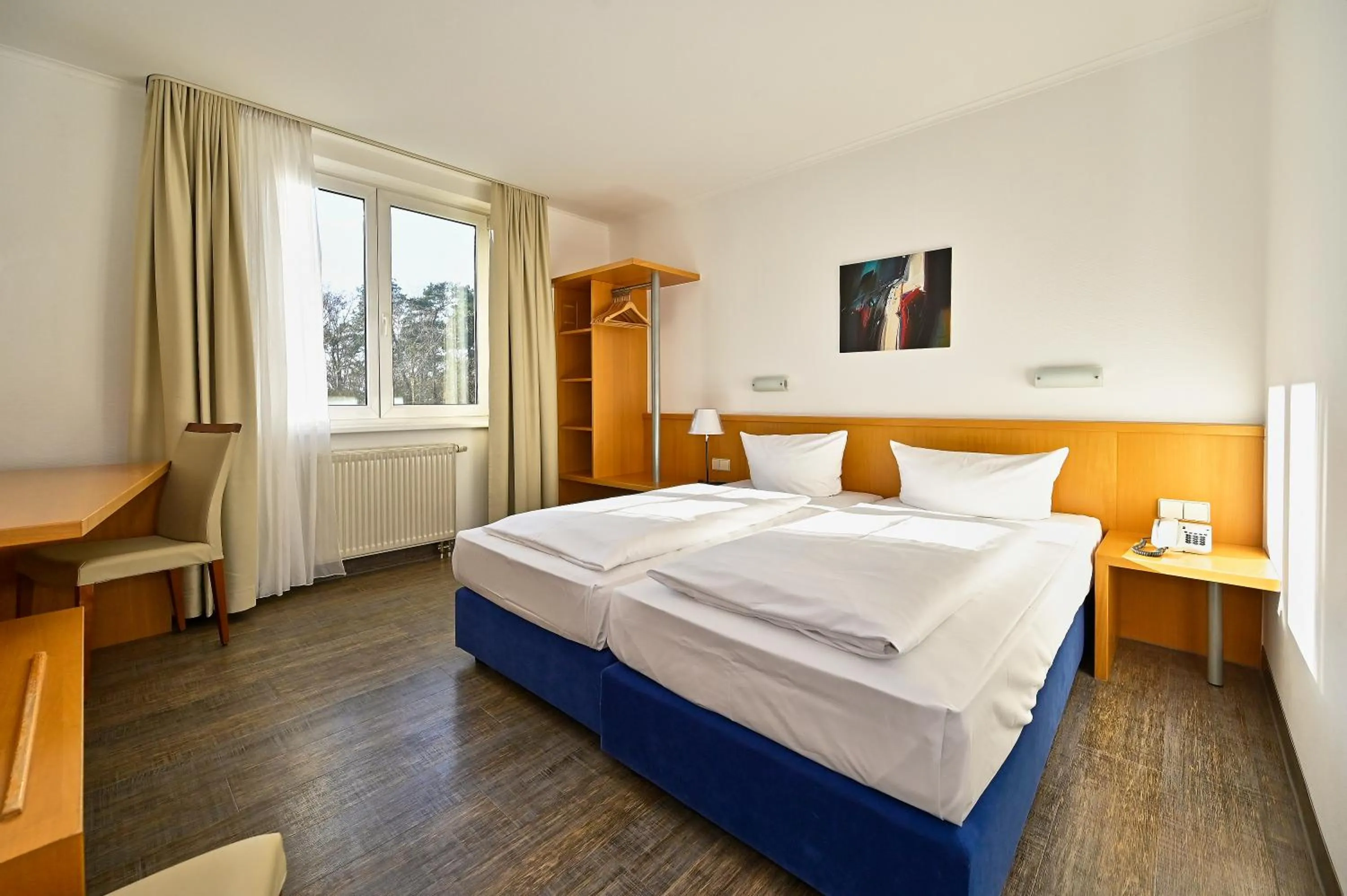 Photo of the whole room, Bed in HESSE HOTEL Celle