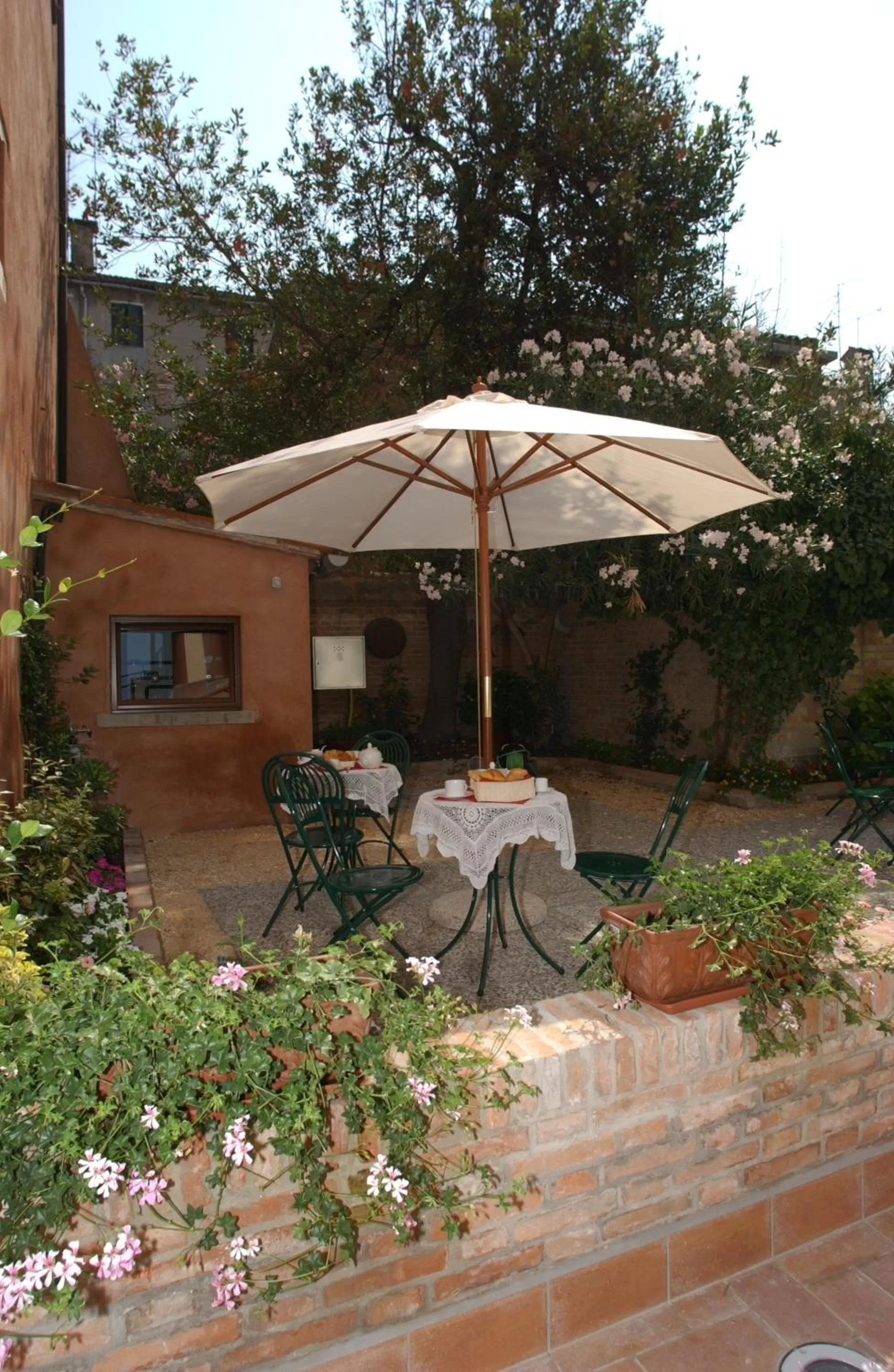 Internal: Not applicable to any particular room in Casa Mimma