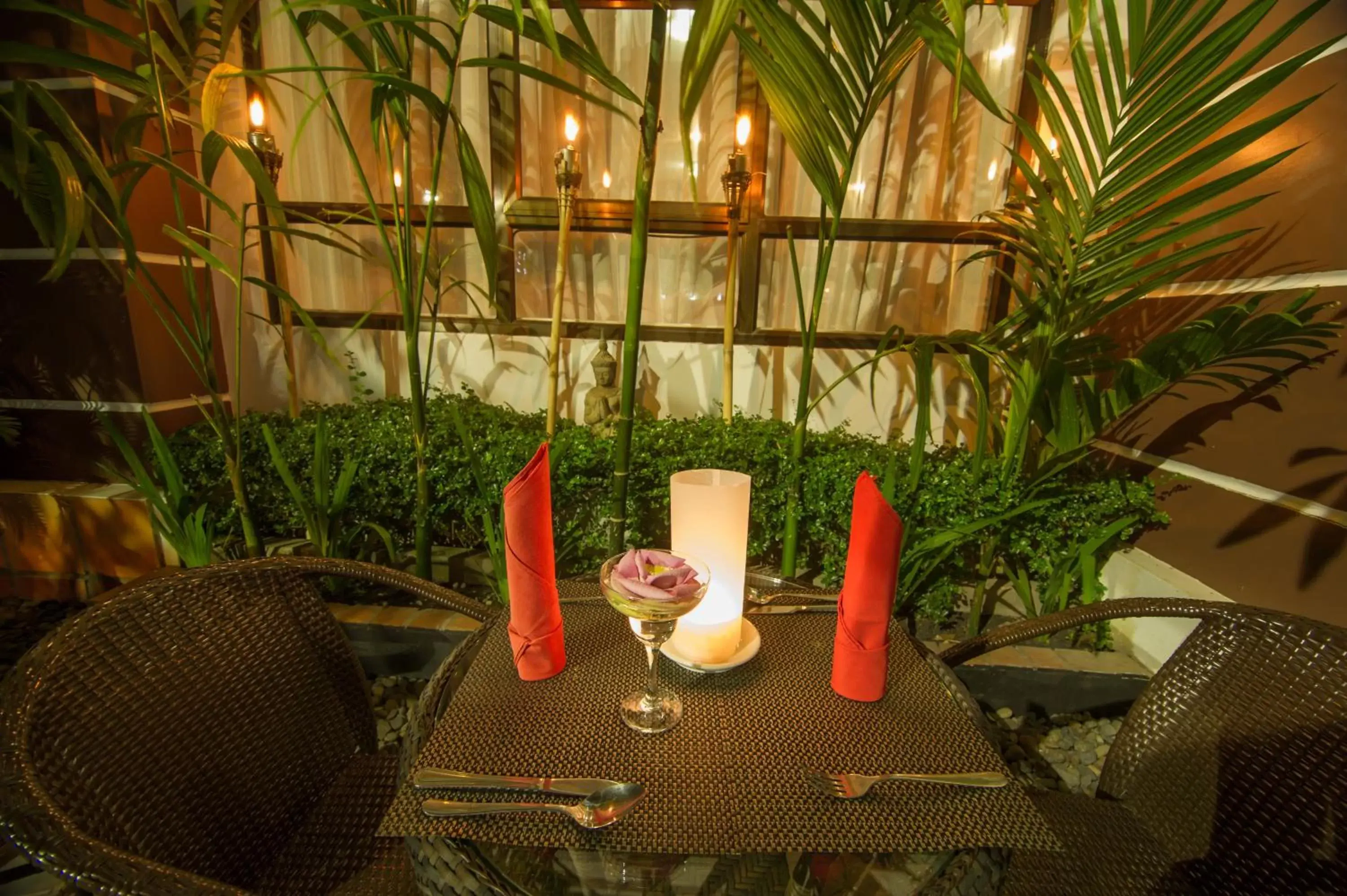 Restaurant/places to eat, Drinks in Angkor Pearl Hotel
