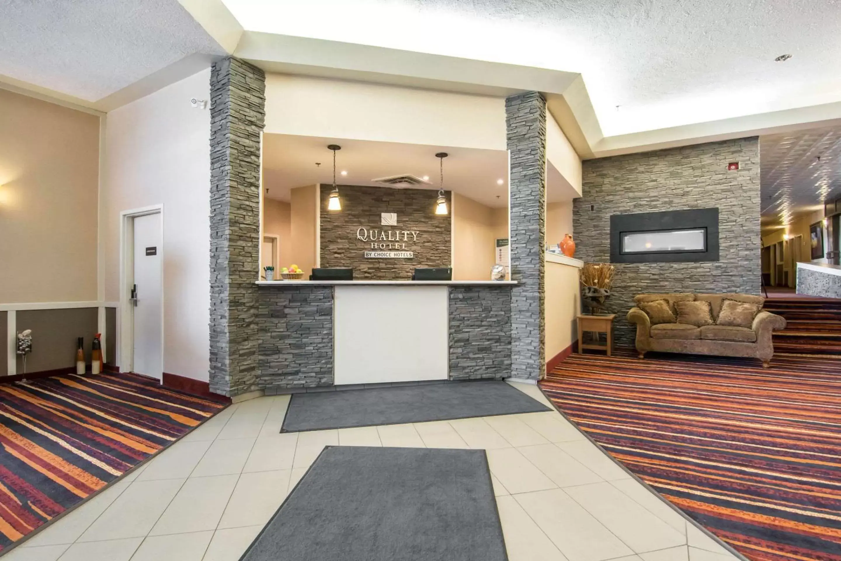 Lobby or reception in Quality Hotel Drumheller