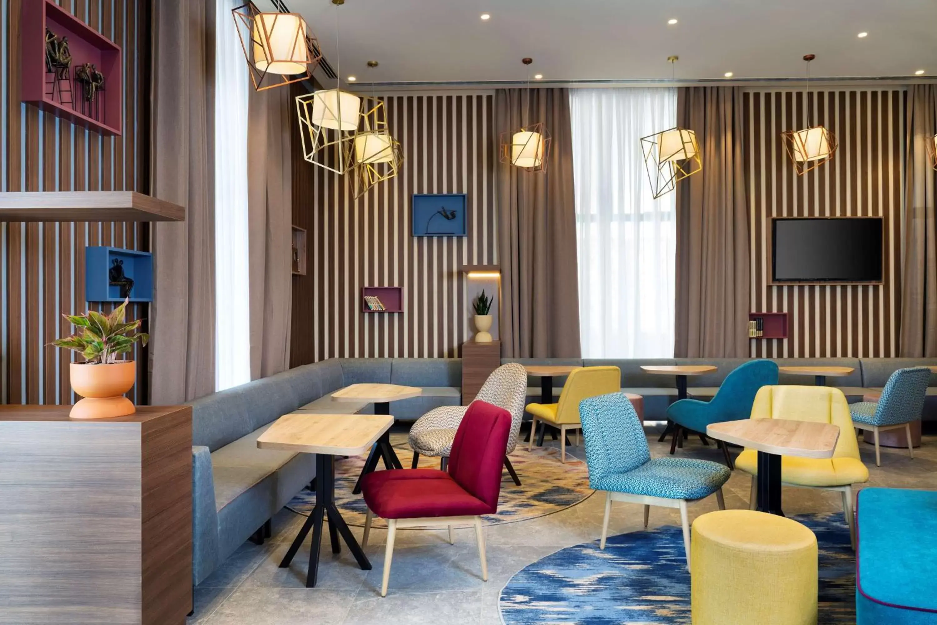 Lobby or reception, Lounge/Bar in Hampton by Hilton Tashkent